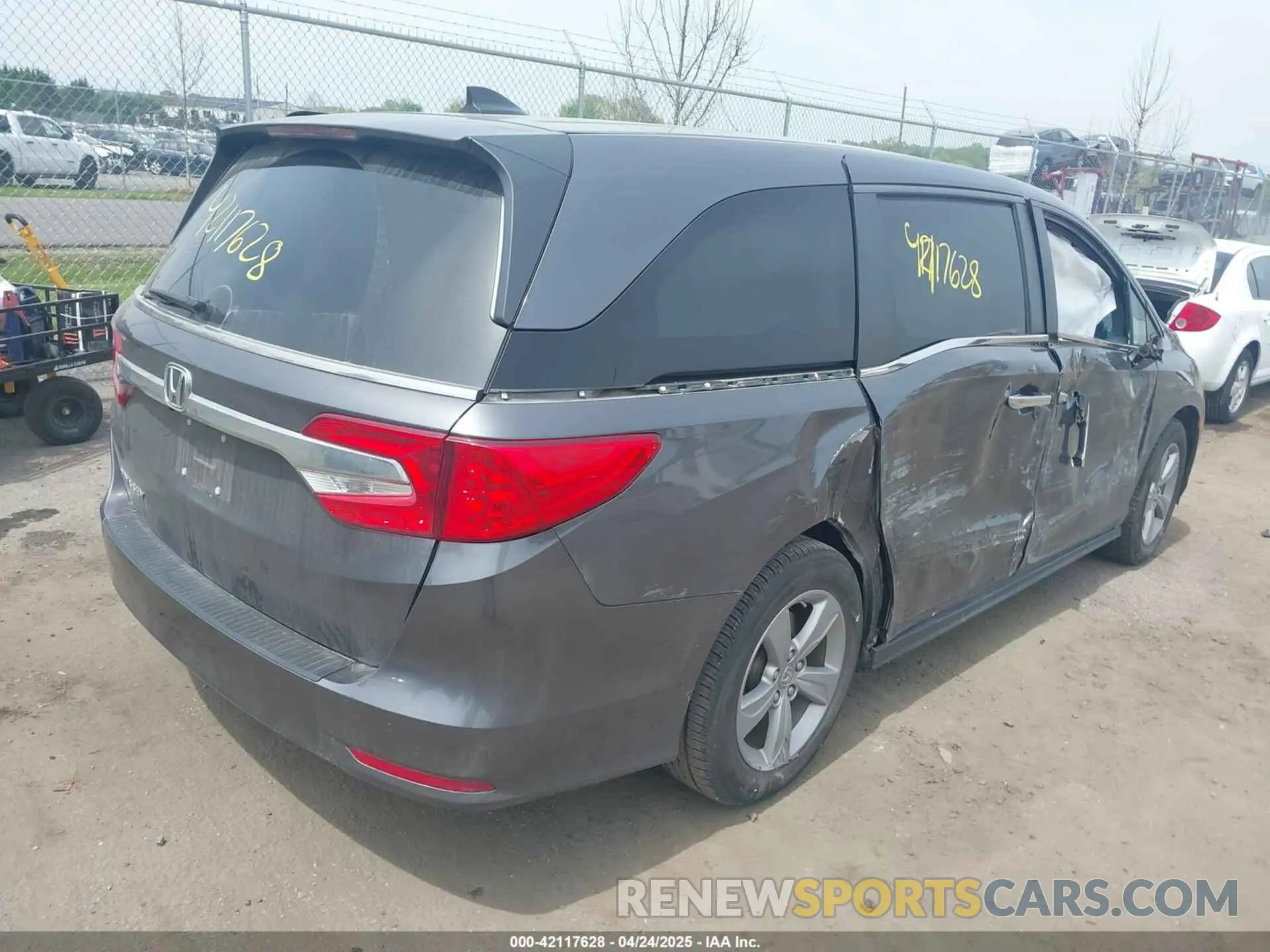4 Photograph of a damaged car 5FNRL6H71LB054853 HONDA ODYSSEY 2020
