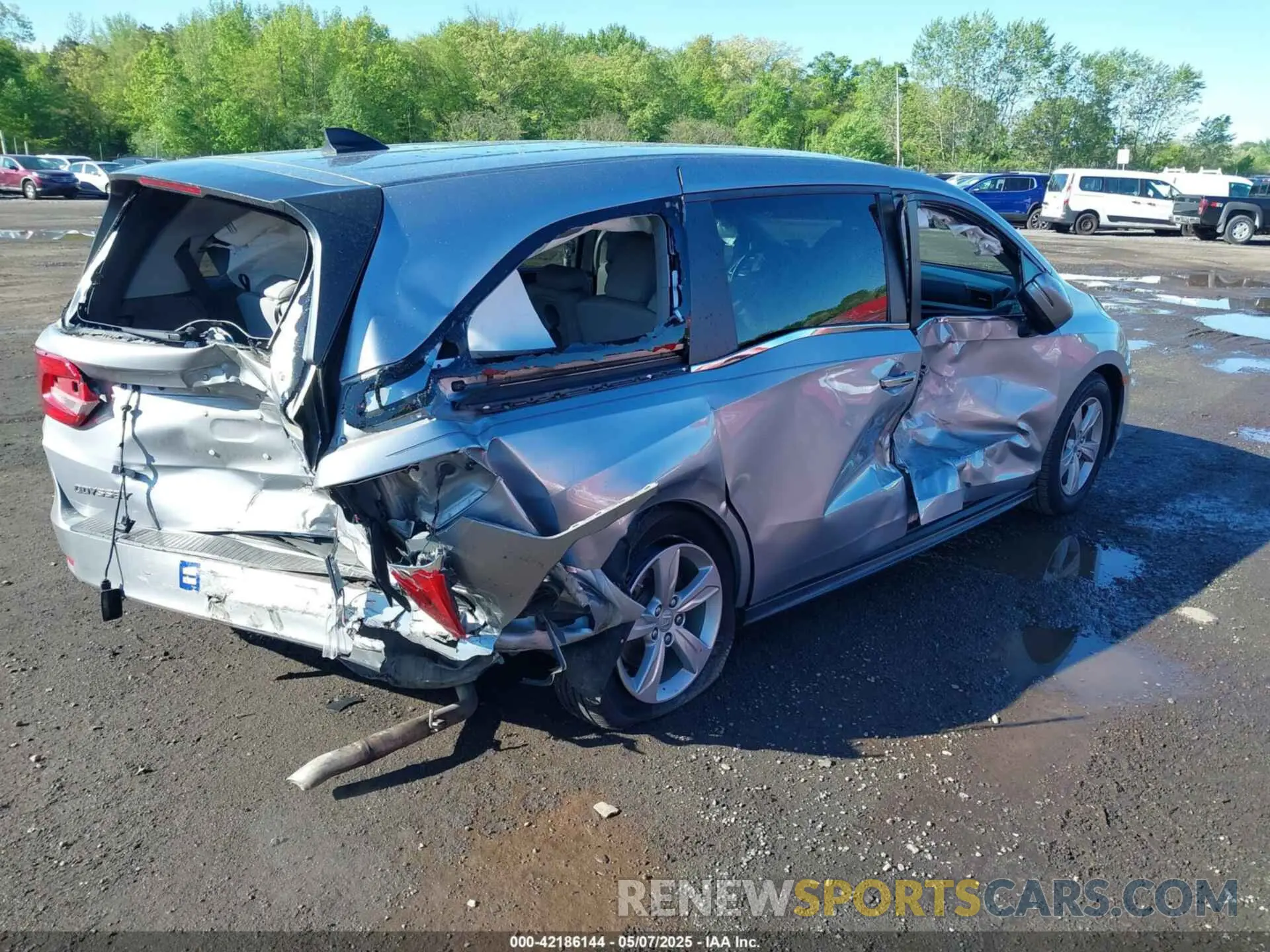 4 Photograph of a damaged car 5FNRL6H71LB069580 HONDA ODYSSEY 2020