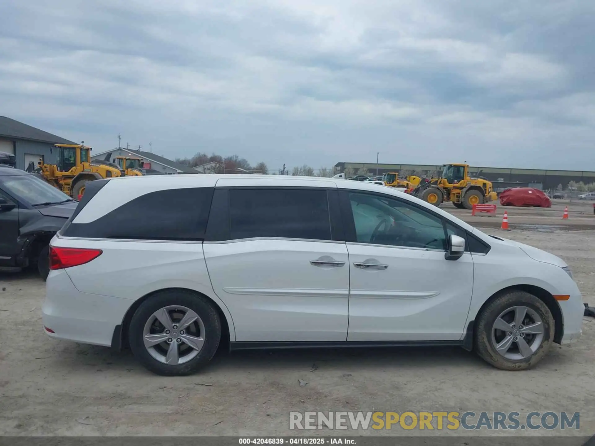 14 Photograph of a damaged car 5FNRL6H72LB059155 HONDA ODYSSEY 2020