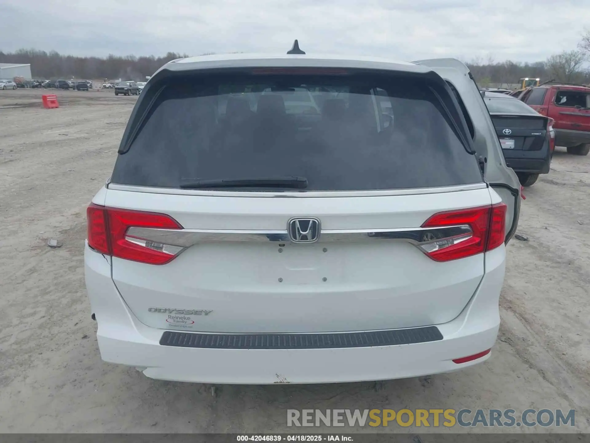 17 Photograph of a damaged car 5FNRL6H72LB059155 HONDA ODYSSEY 2020