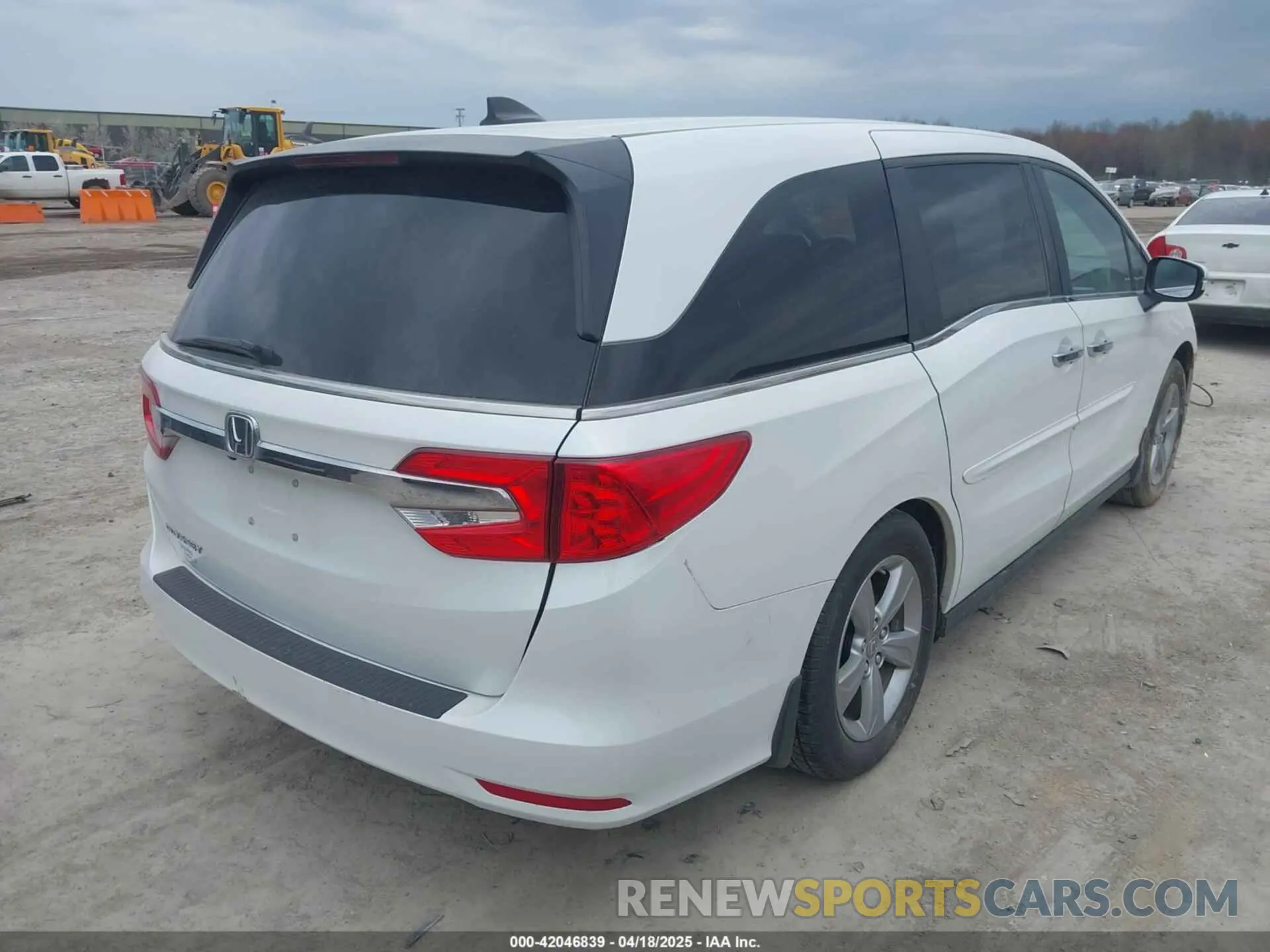 4 Photograph of a damaged car 5FNRL6H72LB059155 HONDA ODYSSEY 2020