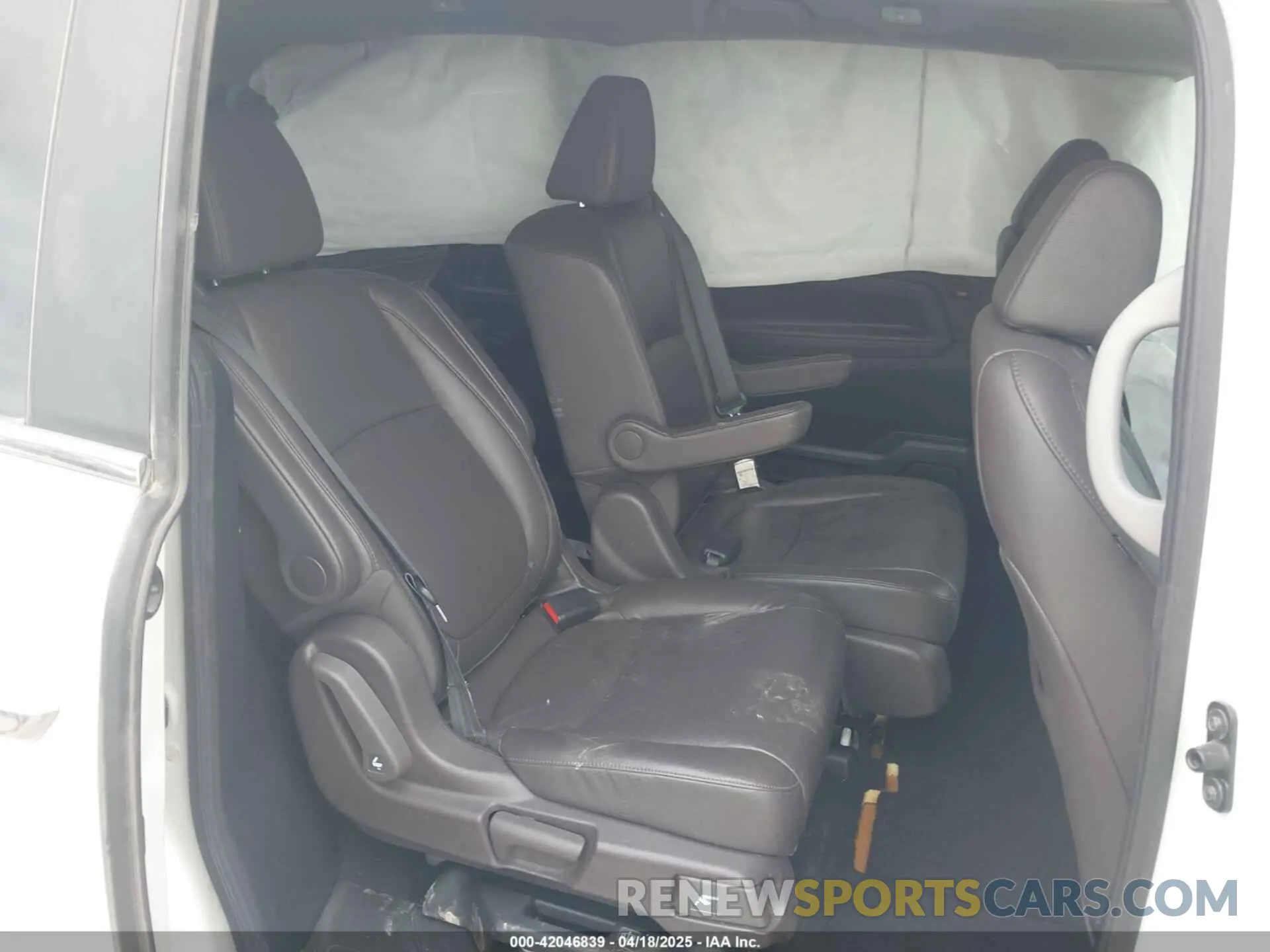 8 Photograph of a damaged car 5FNRL6H72LB059155 HONDA ODYSSEY 2020