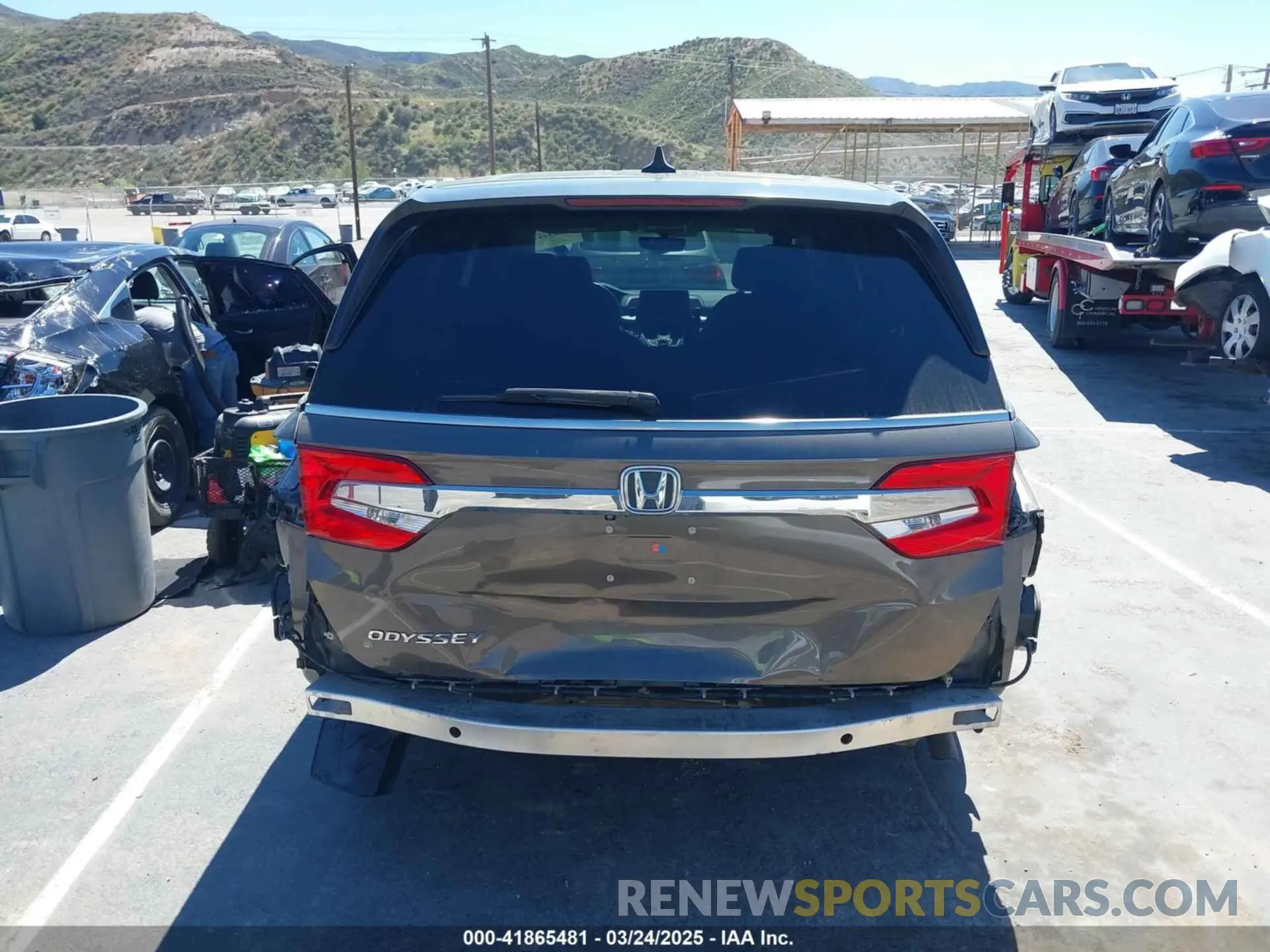 16 Photograph of a damaged car 5FNRL6H74LB012015 HONDA ODYSSEY 2020