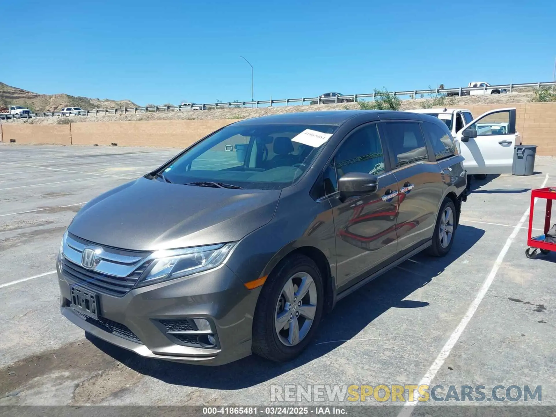 2 Photograph of a damaged car 5FNRL6H74LB012015 HONDA ODYSSEY 2020