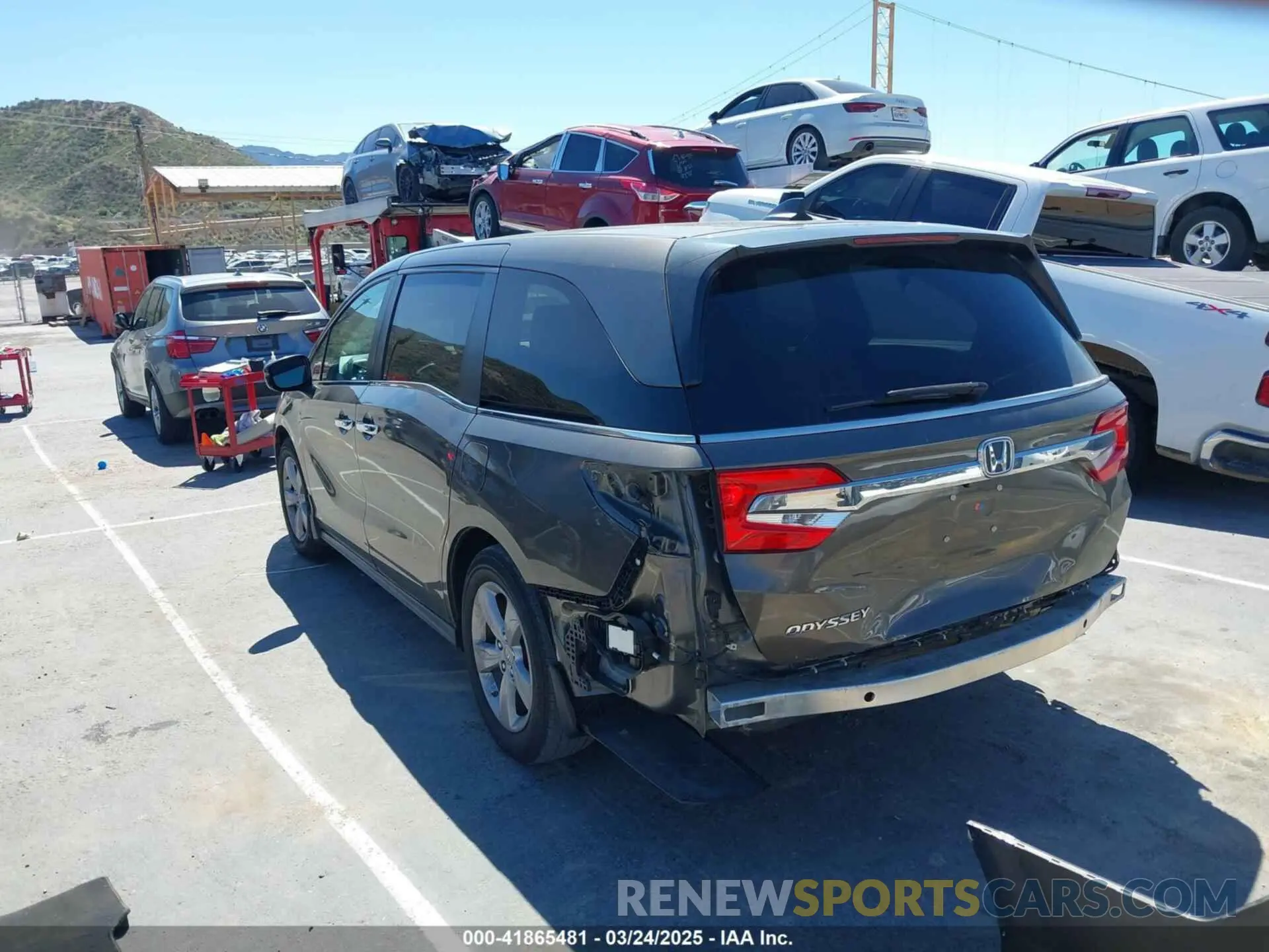 3 Photograph of a damaged car 5FNRL6H74LB012015 HONDA ODYSSEY 2020