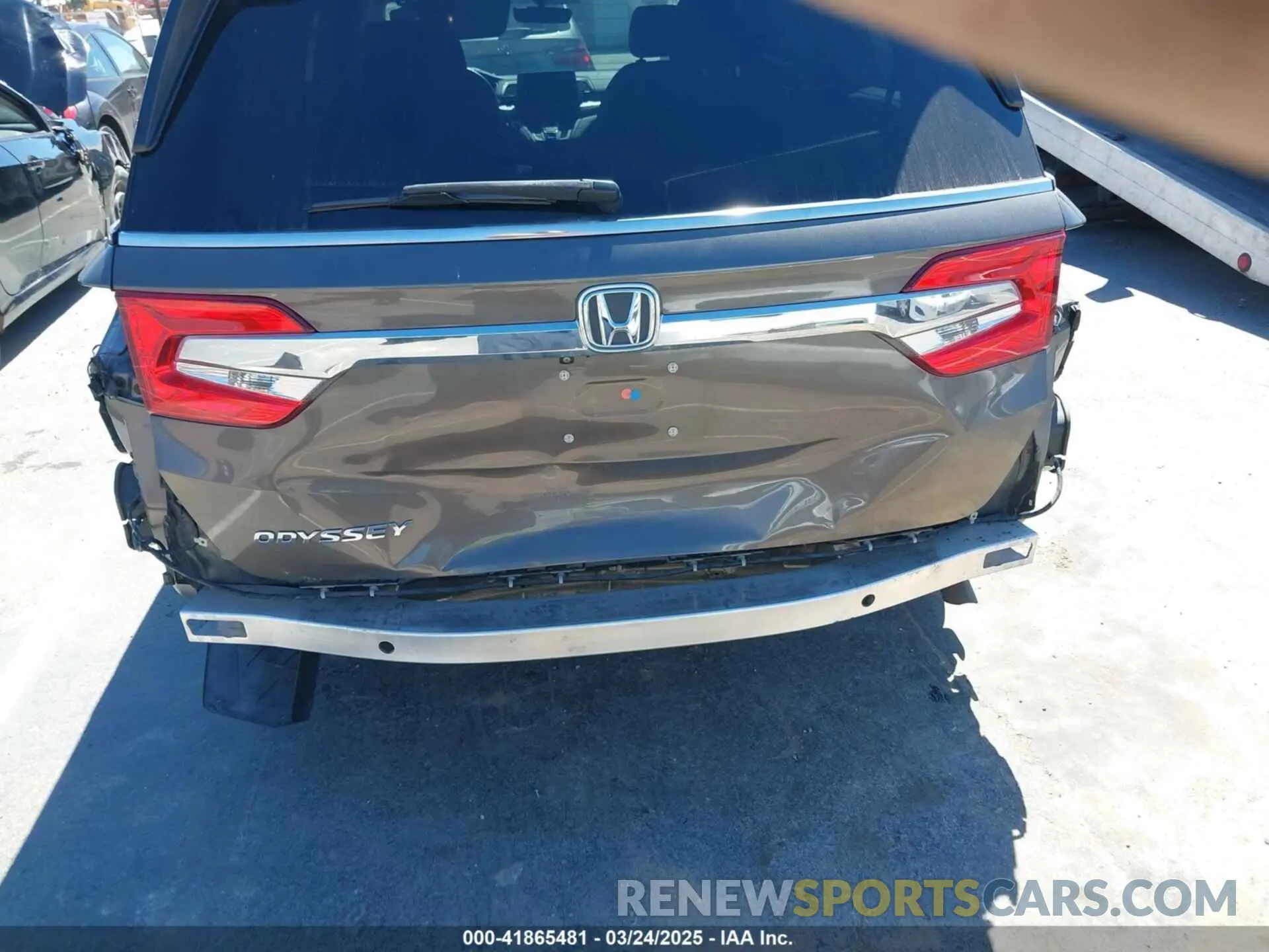 6 Photograph of a damaged car 5FNRL6H74LB012015 HONDA ODYSSEY 2020