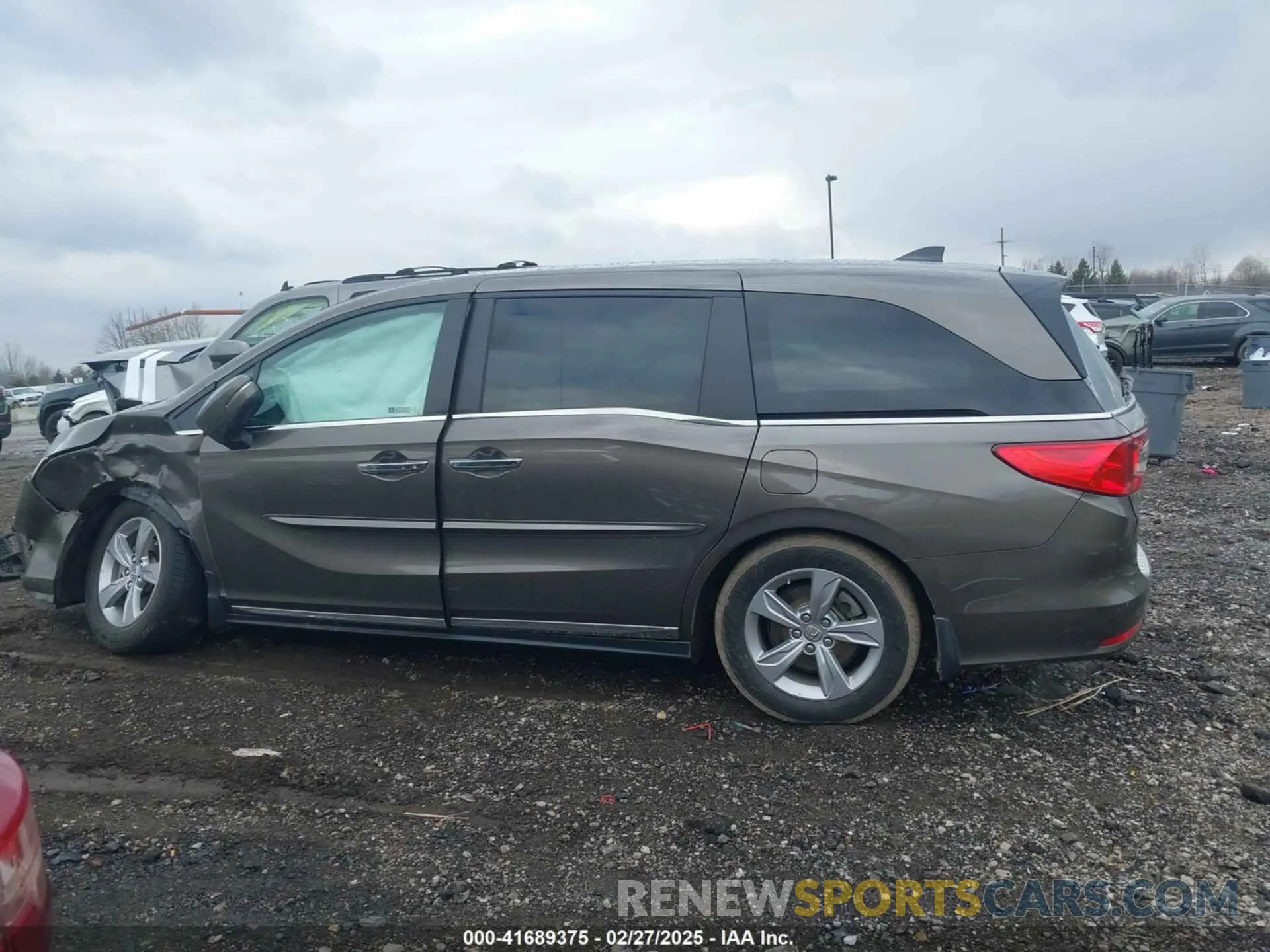 14 Photograph of a damaged car 5FNRL6H74LB024598 HONDA ODYSSEY 2020
