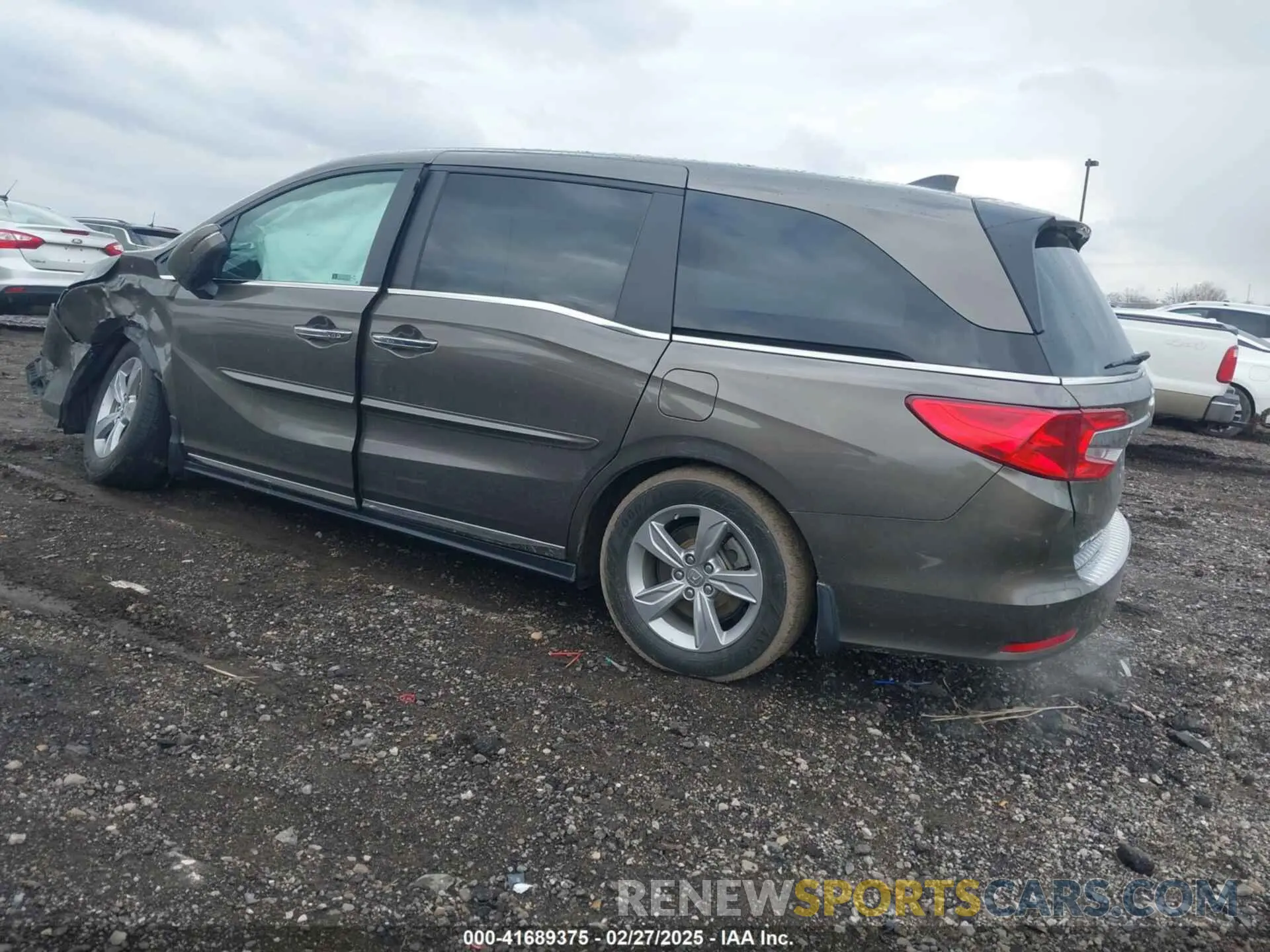 3 Photograph of a damaged car 5FNRL6H74LB024598 HONDA ODYSSEY 2020