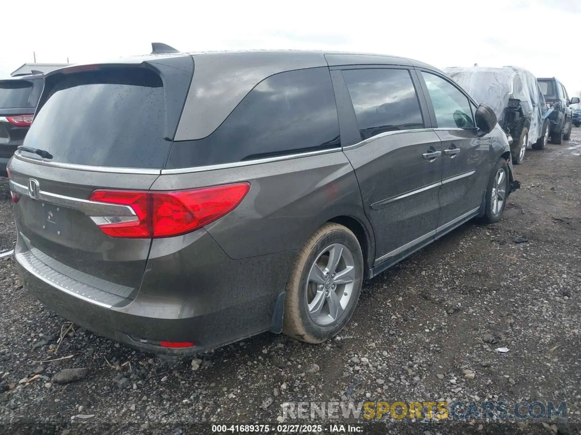 4 Photograph of a damaged car 5FNRL6H74LB024598 HONDA ODYSSEY 2020