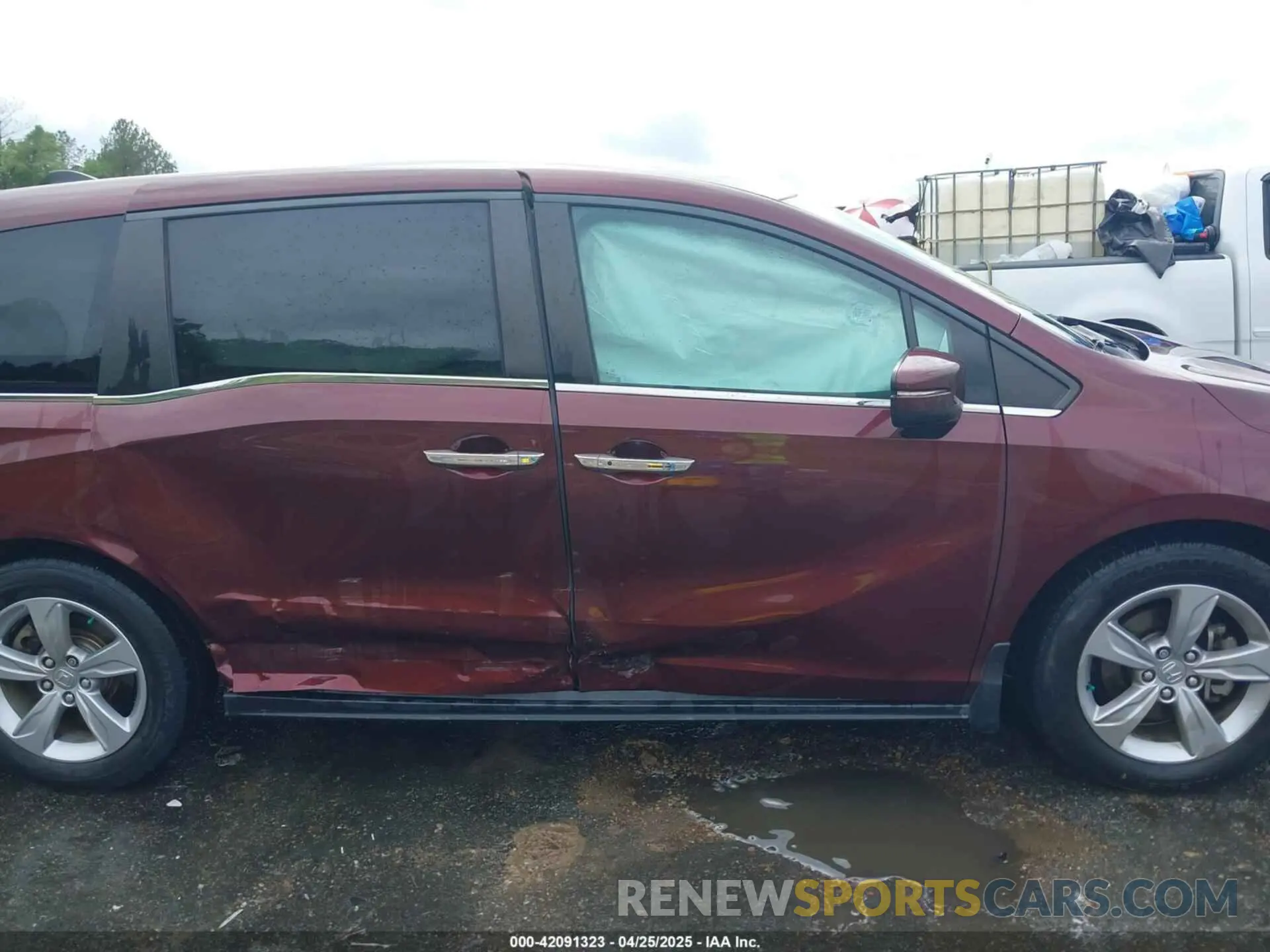 13 Photograph of a damaged car 5FNRL6H74LB041613 HONDA ODYSSEY 2020