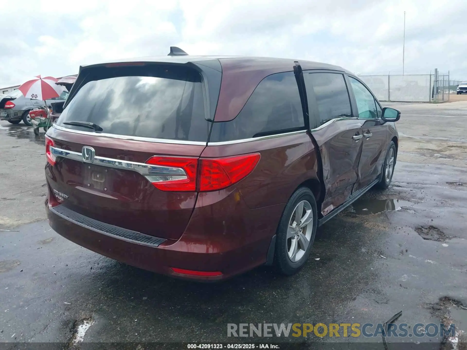 4 Photograph of a damaged car 5FNRL6H74LB041613 HONDA ODYSSEY 2020