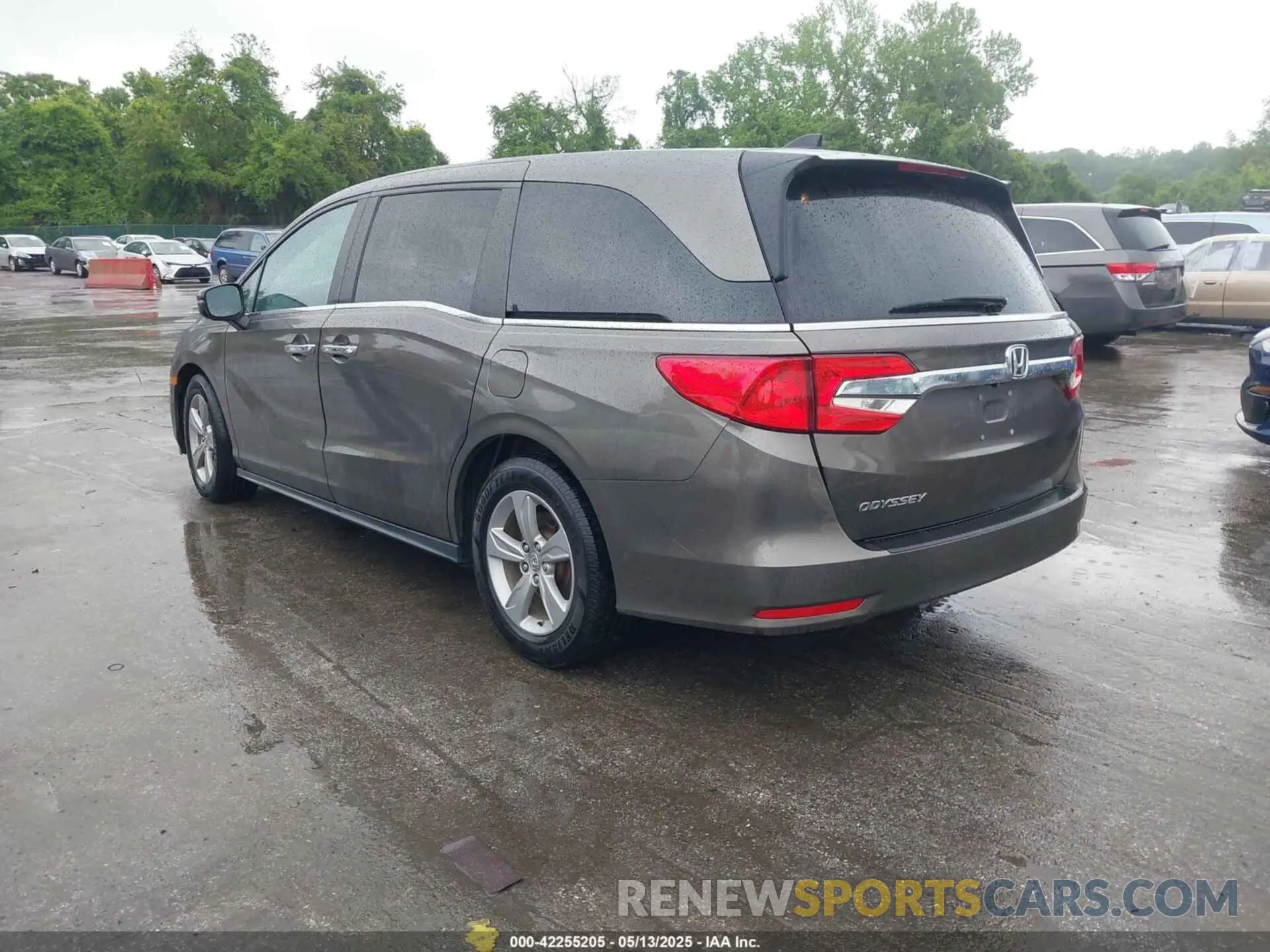 3 Photograph of a damaged car 5FNRL6H75LB000360 HONDA ODYSSEY 2020