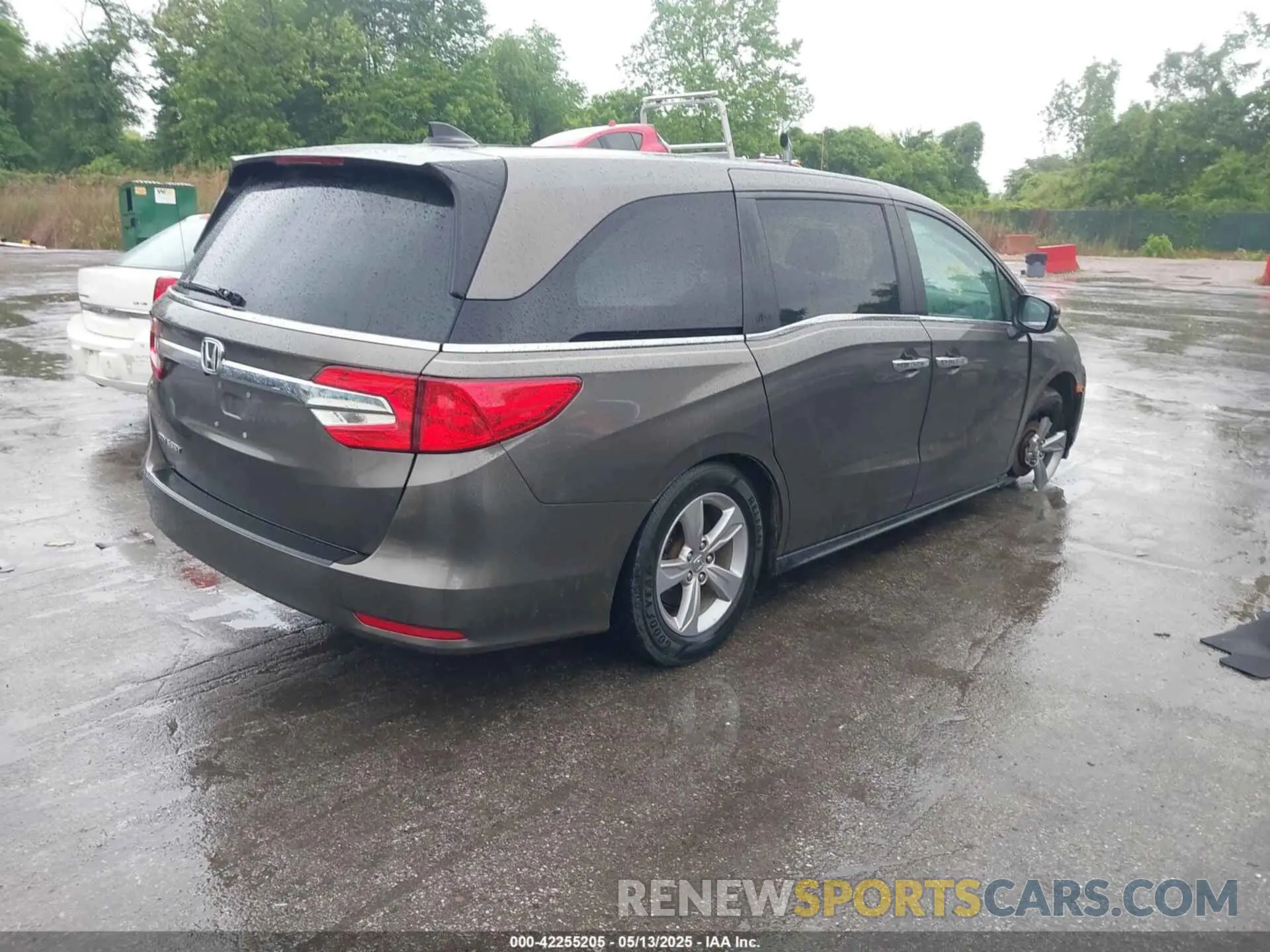 4 Photograph of a damaged car 5FNRL6H75LB000360 HONDA ODYSSEY 2020