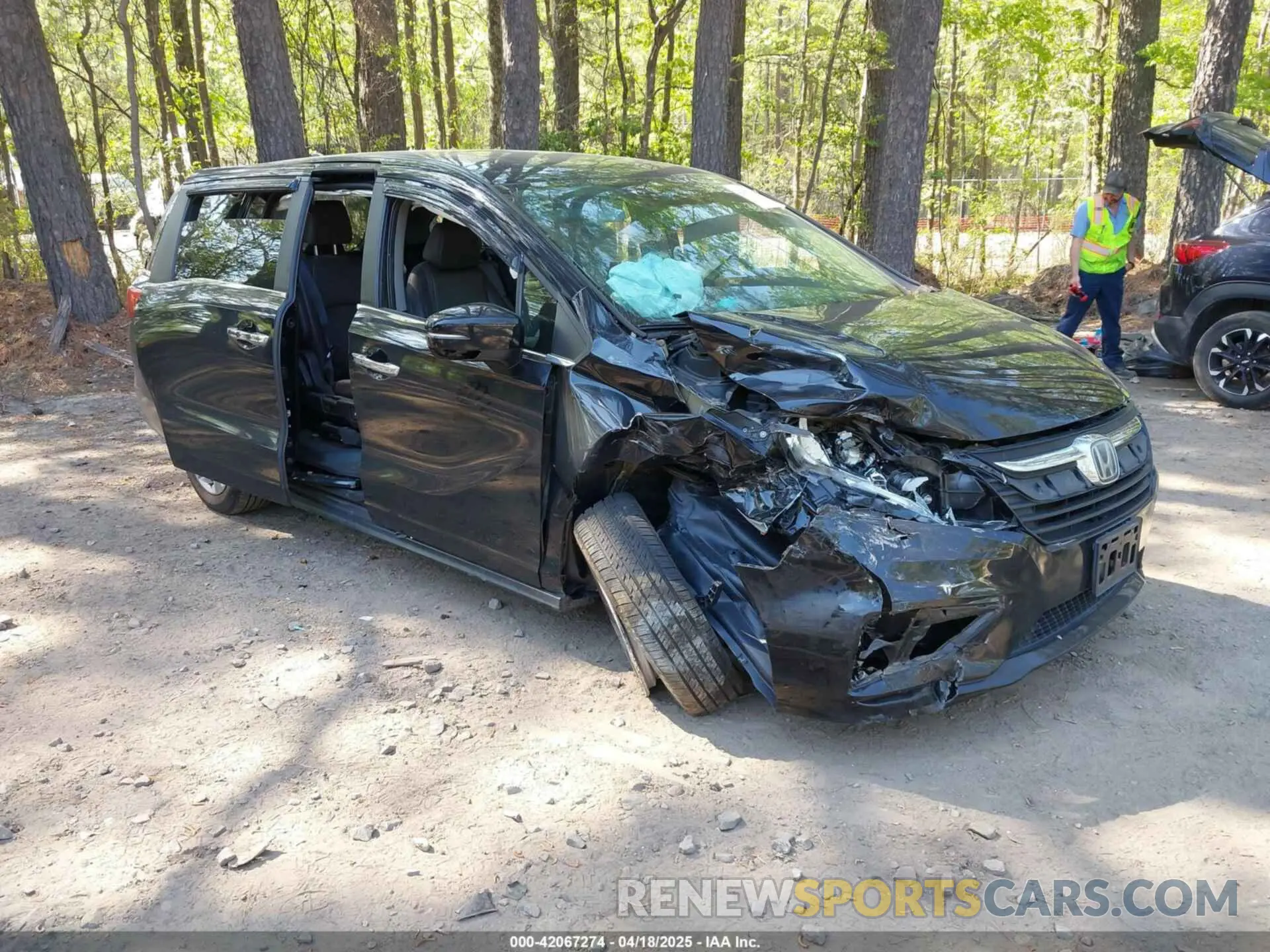1 Photograph of a damaged car 5FNRL6H75LB022763 HONDA ODYSSEY 2020