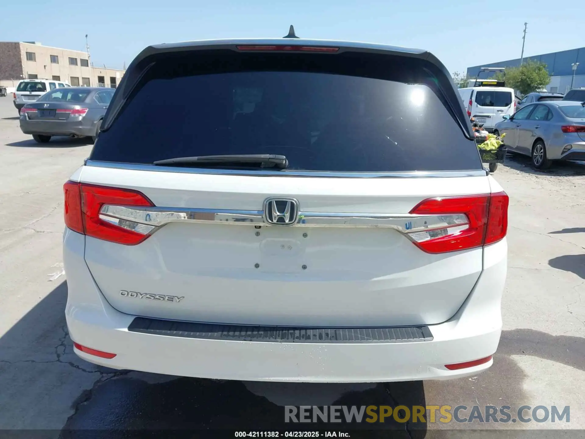 15 Photograph of a damaged car 5FNRL6H76LB028748 HONDA ODYSSEY 2020