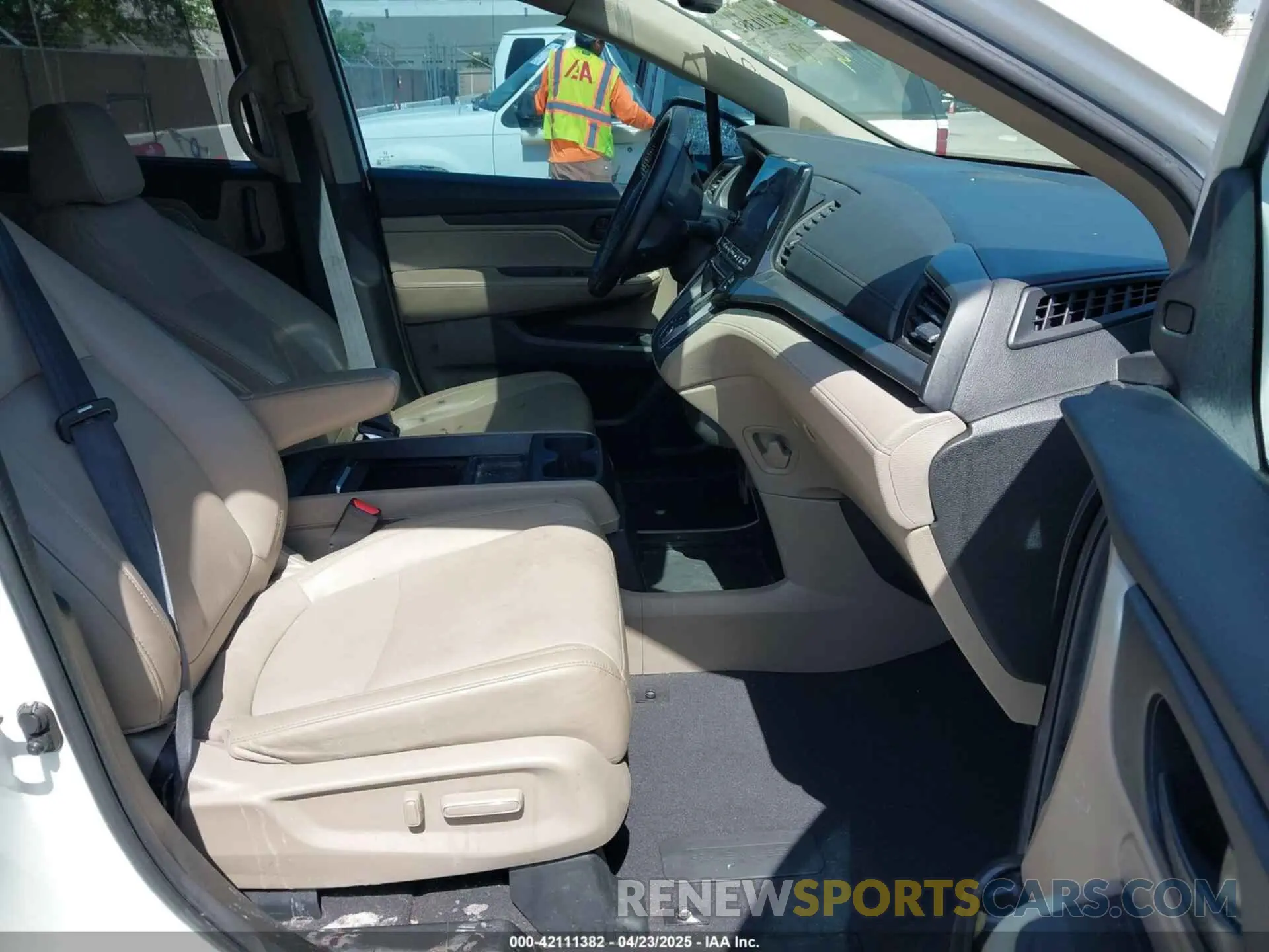 5 Photograph of a damaged car 5FNRL6H76LB028748 HONDA ODYSSEY 2020