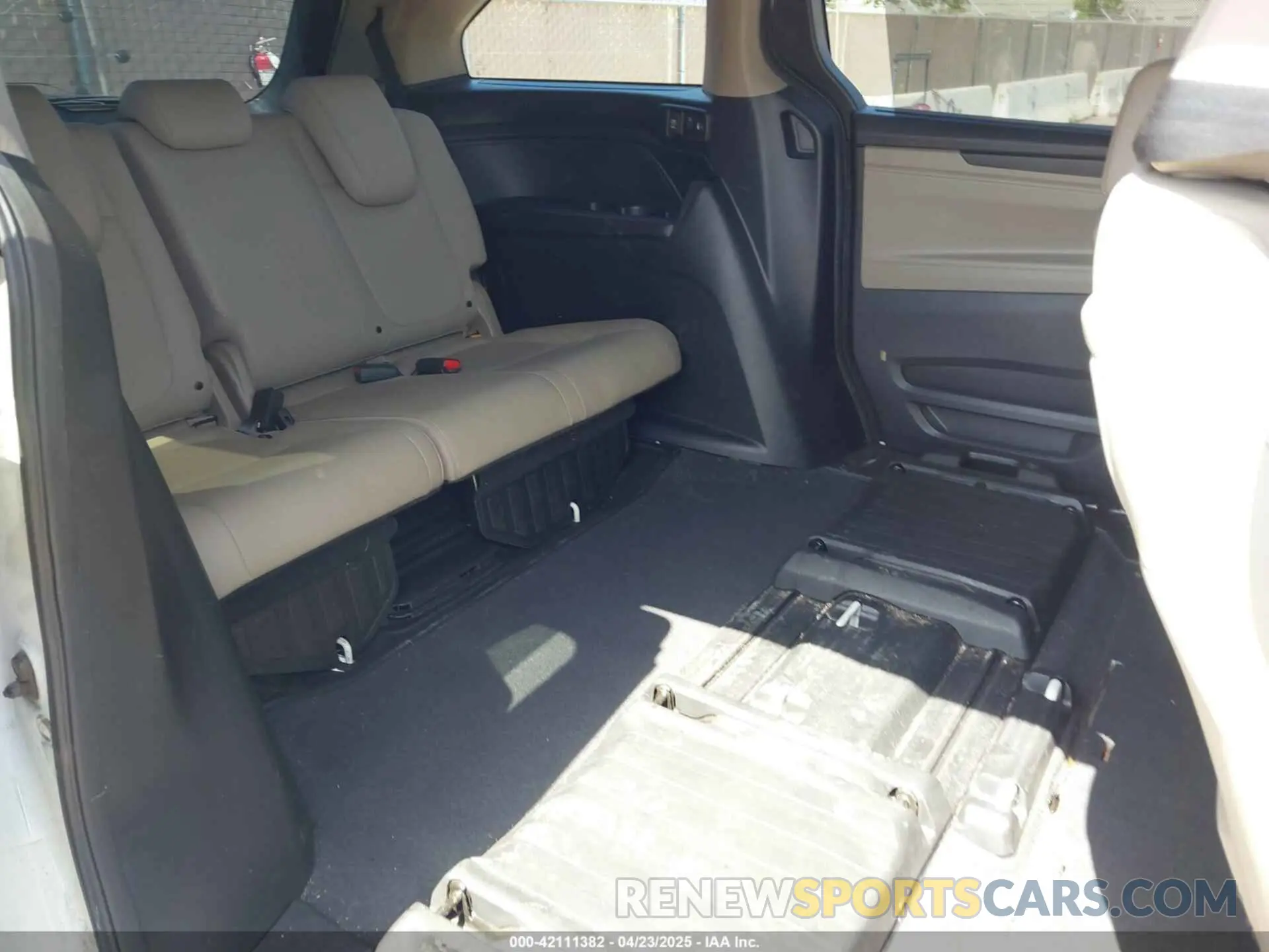 8 Photograph of a damaged car 5FNRL6H76LB028748 HONDA ODYSSEY 2020