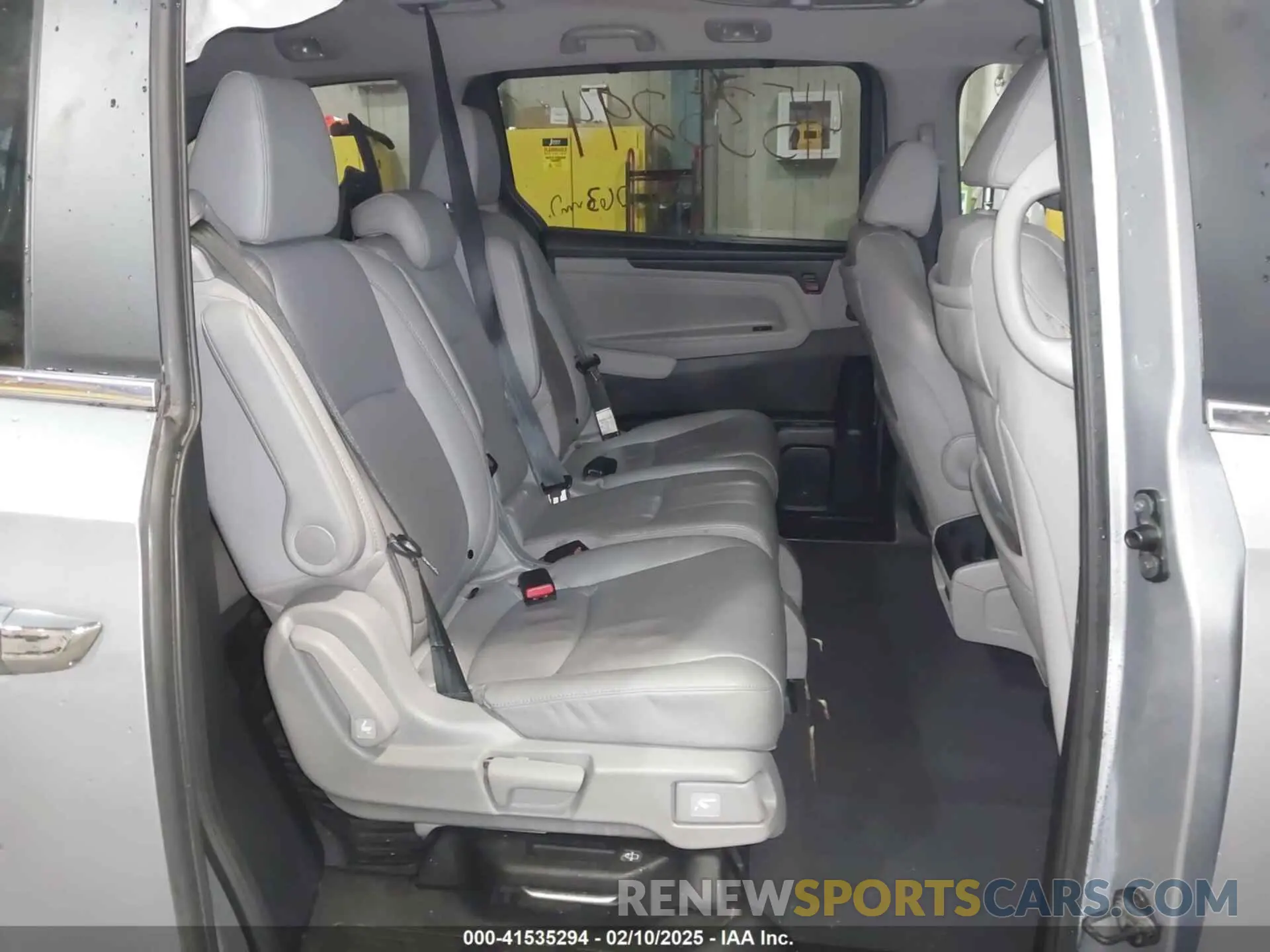 8 Photograph of a damaged car 5FNRL6H76LB042228 HONDA ODYSSEY 2020