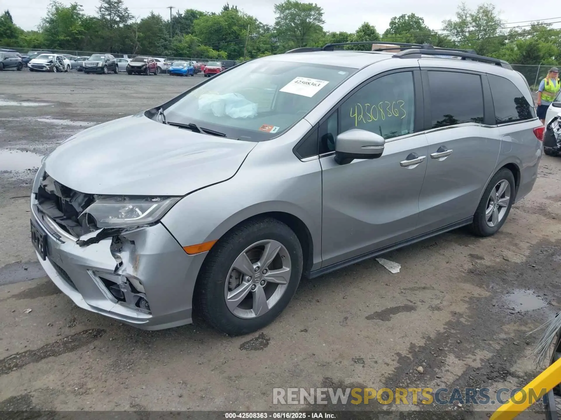2 Photograph of a damaged car 5FNRL6H76LB073396 HONDA ODYSSEY 2020