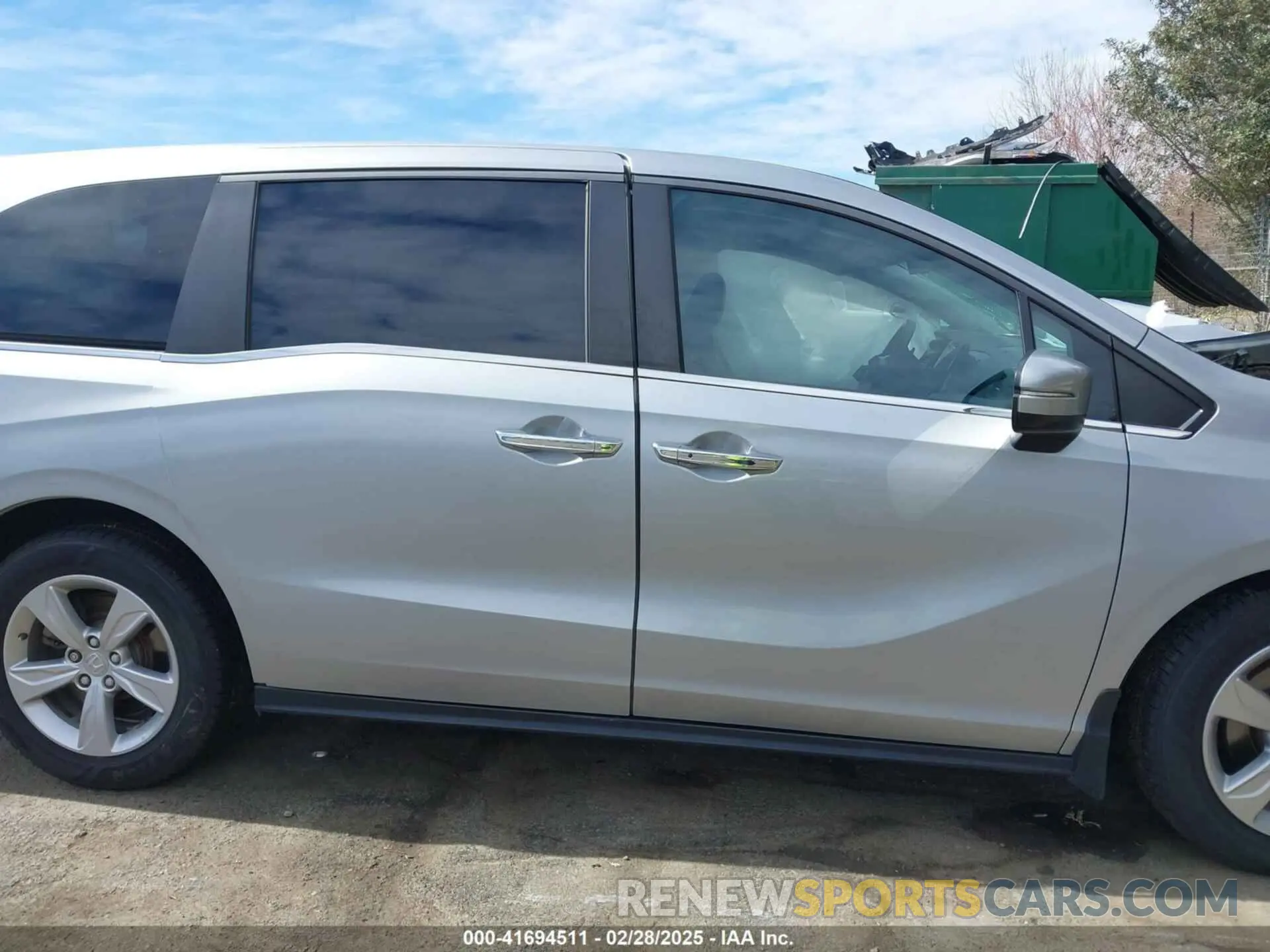 13 Photograph of a damaged car 5FNRL6H78LB036379 HONDA ODYSSEY 2020