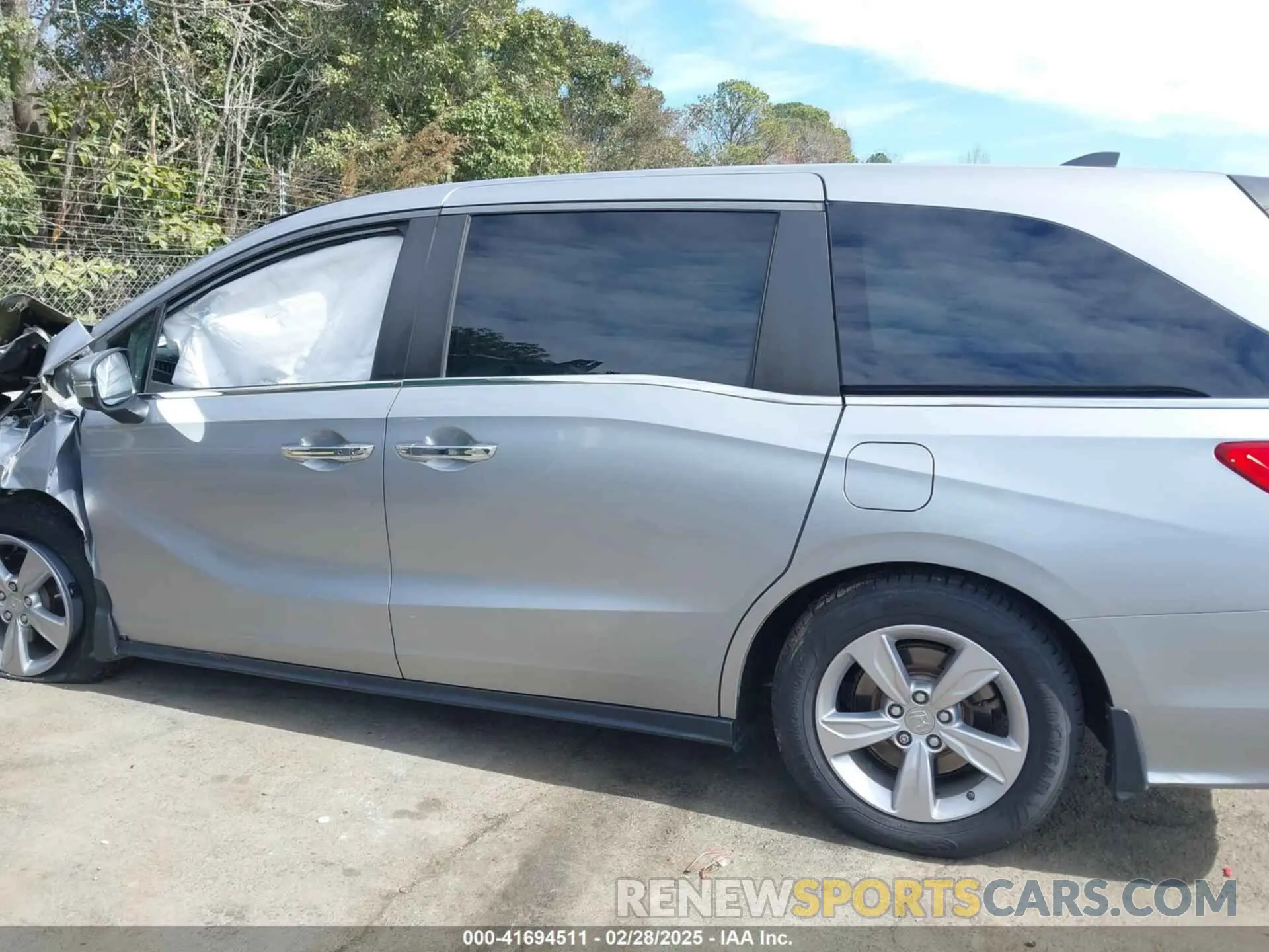 14 Photograph of a damaged car 5FNRL6H78LB036379 HONDA ODYSSEY 2020
