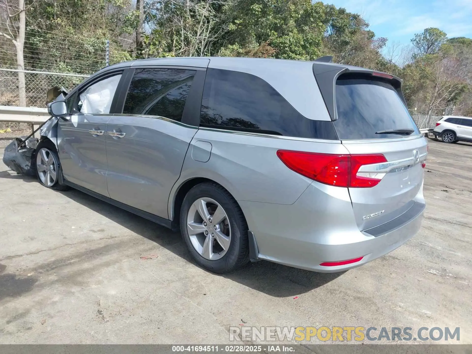 3 Photograph of a damaged car 5FNRL6H78LB036379 HONDA ODYSSEY 2020