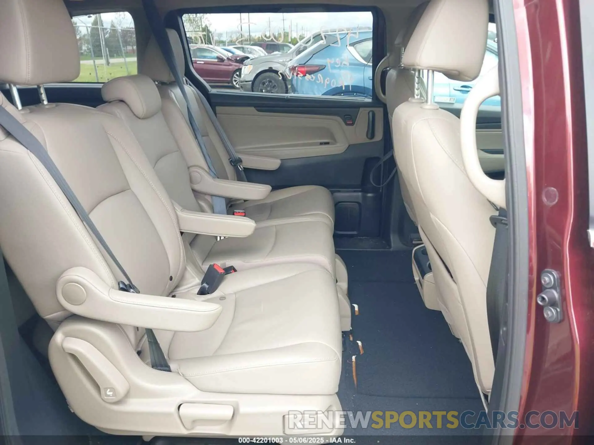 8 Photograph of a damaged car 5FNRL6H78LB041159 HONDA ODYSSEY 2020