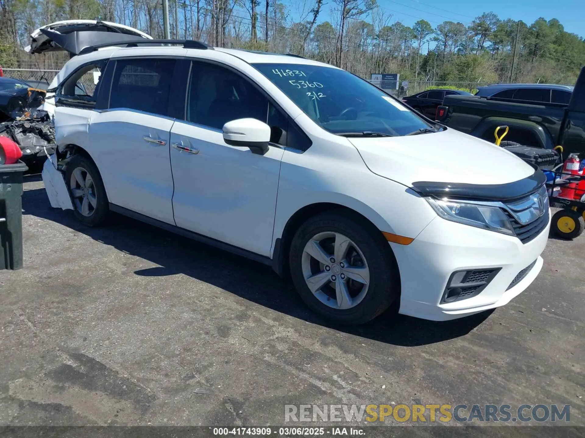 1 Photograph of a damaged car 5FNRL6H79LB025360 HONDA ODYSSEY 2020