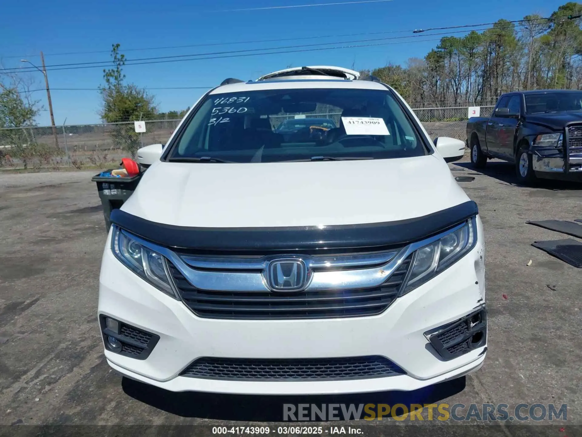 12 Photograph of a damaged car 5FNRL6H79LB025360 HONDA ODYSSEY 2020