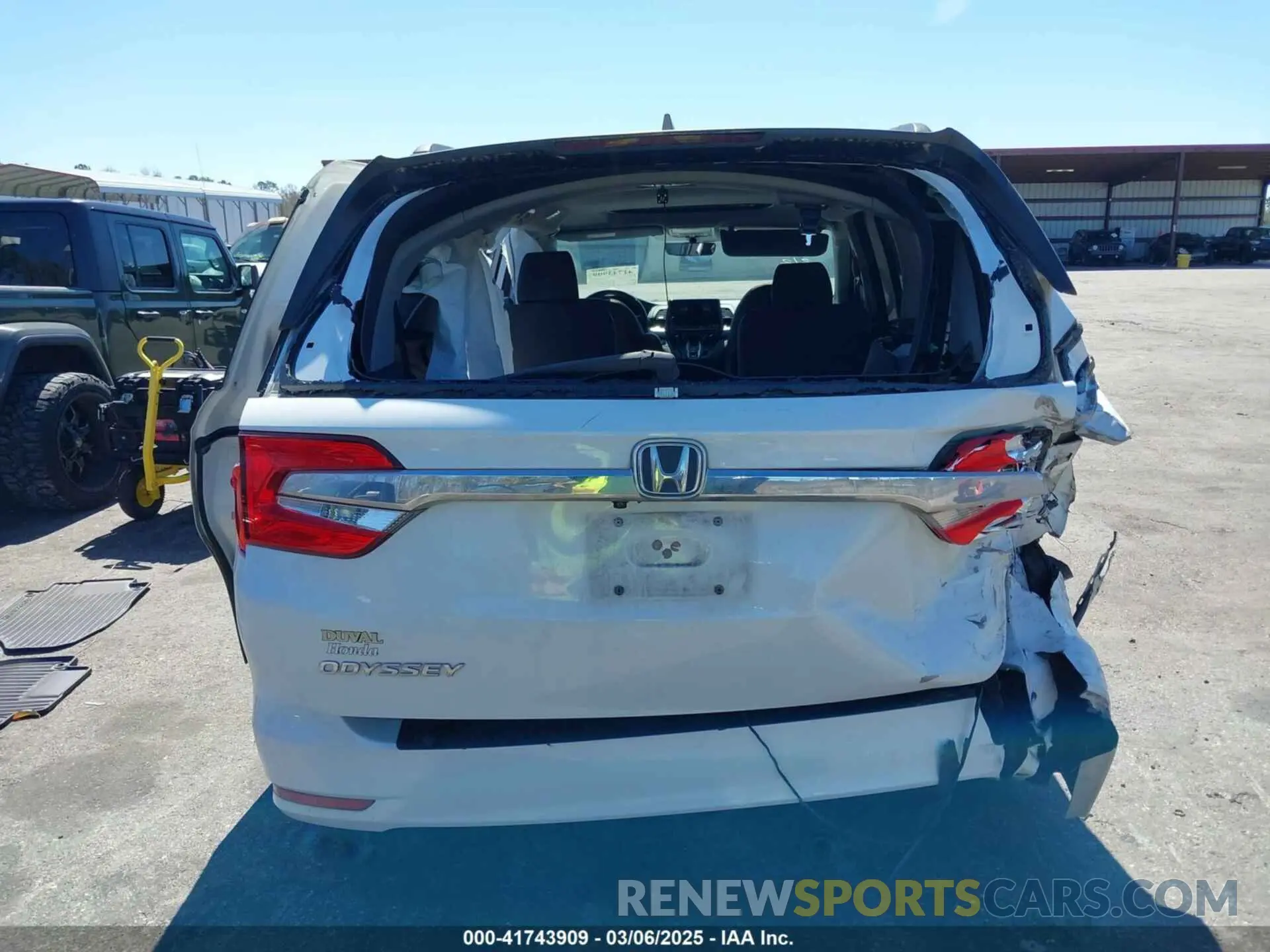 16 Photograph of a damaged car 5FNRL6H79LB025360 HONDA ODYSSEY 2020