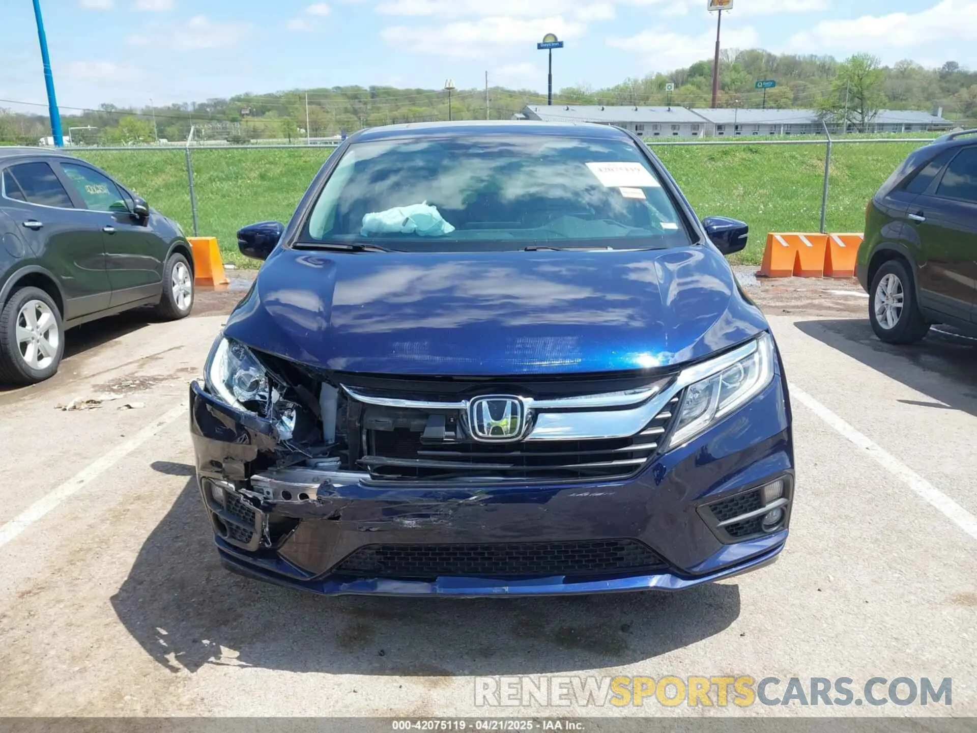 12 Photograph of a damaged car 5FNRL6H79LB039226 HONDA ODYSSEY 2020