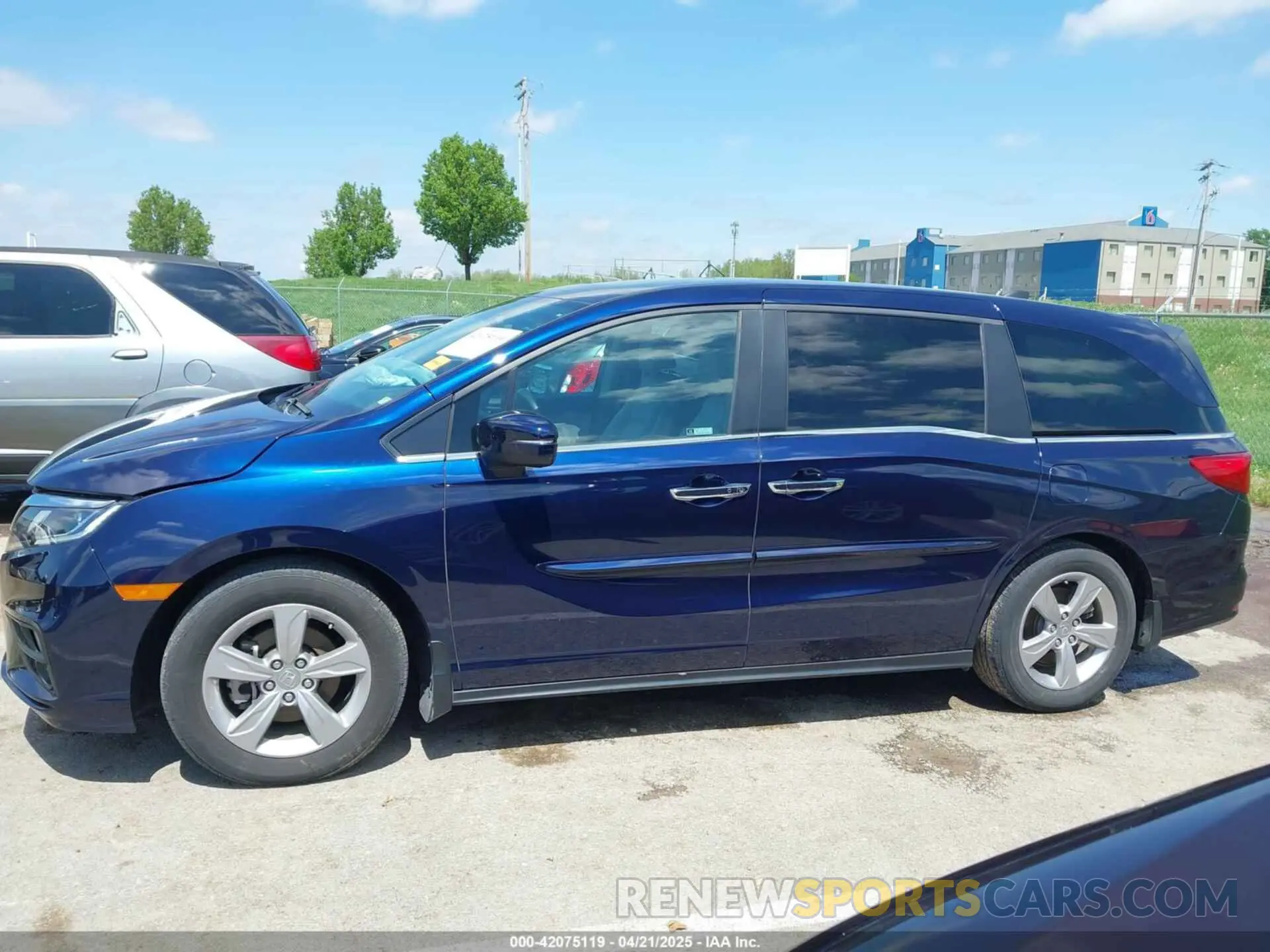 14 Photograph of a damaged car 5FNRL6H79LB039226 HONDA ODYSSEY 2020