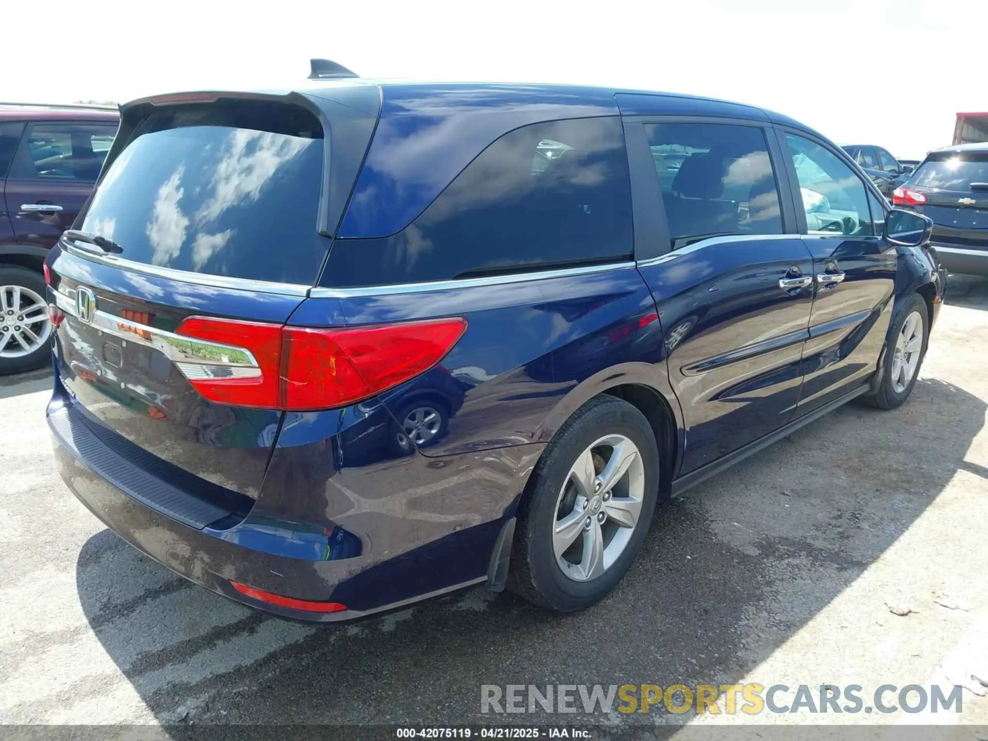 4 Photograph of a damaged car 5FNRL6H79LB039226 HONDA ODYSSEY 2020