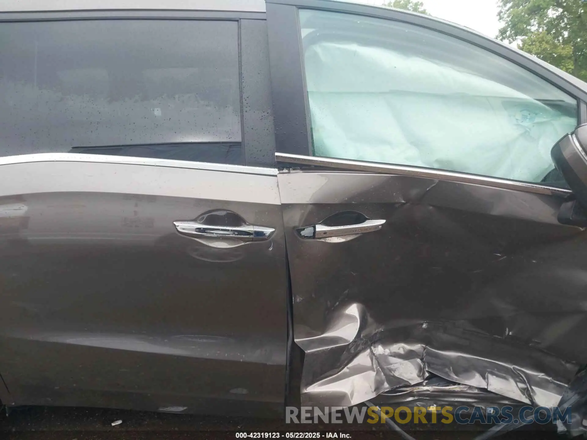 13 Photograph of a damaged car 5FNRL6H79LB048802 HONDA ODYSSEY 2020