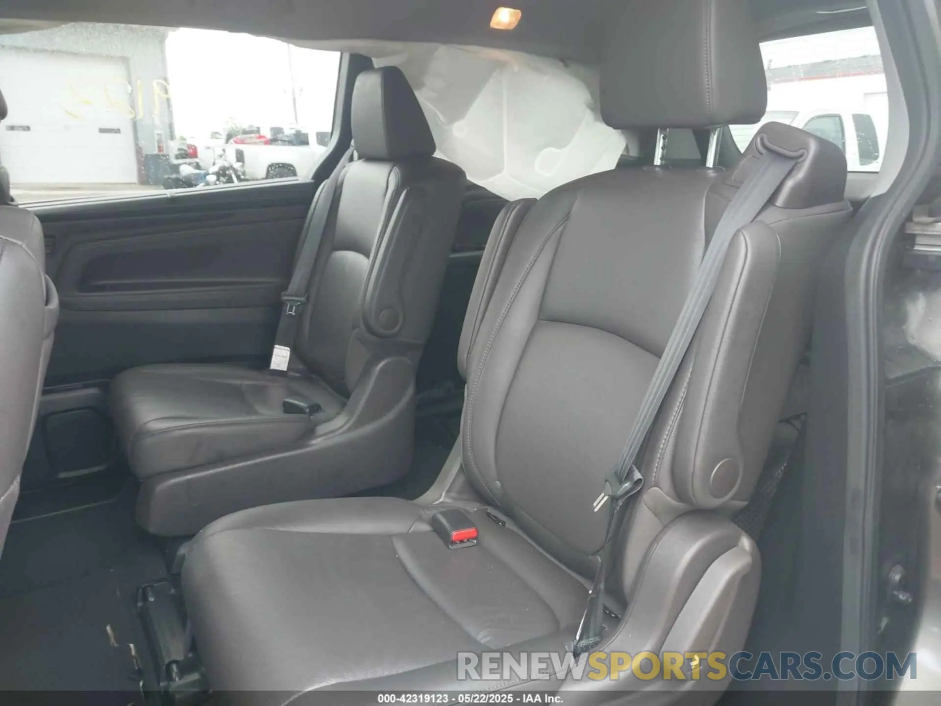 8 Photograph of a damaged car 5FNRL6H79LB048802 HONDA ODYSSEY 2020