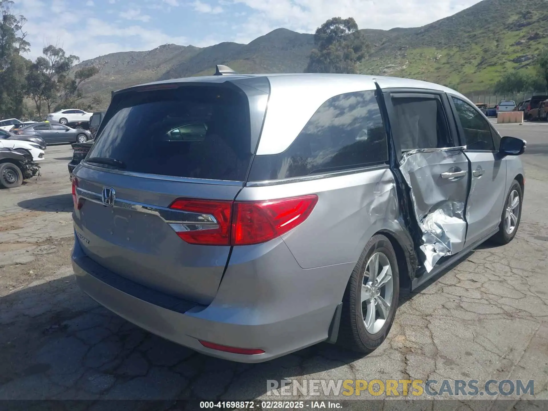 4 Photograph of a damaged car 5FNRL6H7XLB017154 HONDA ODYSSEY 2020