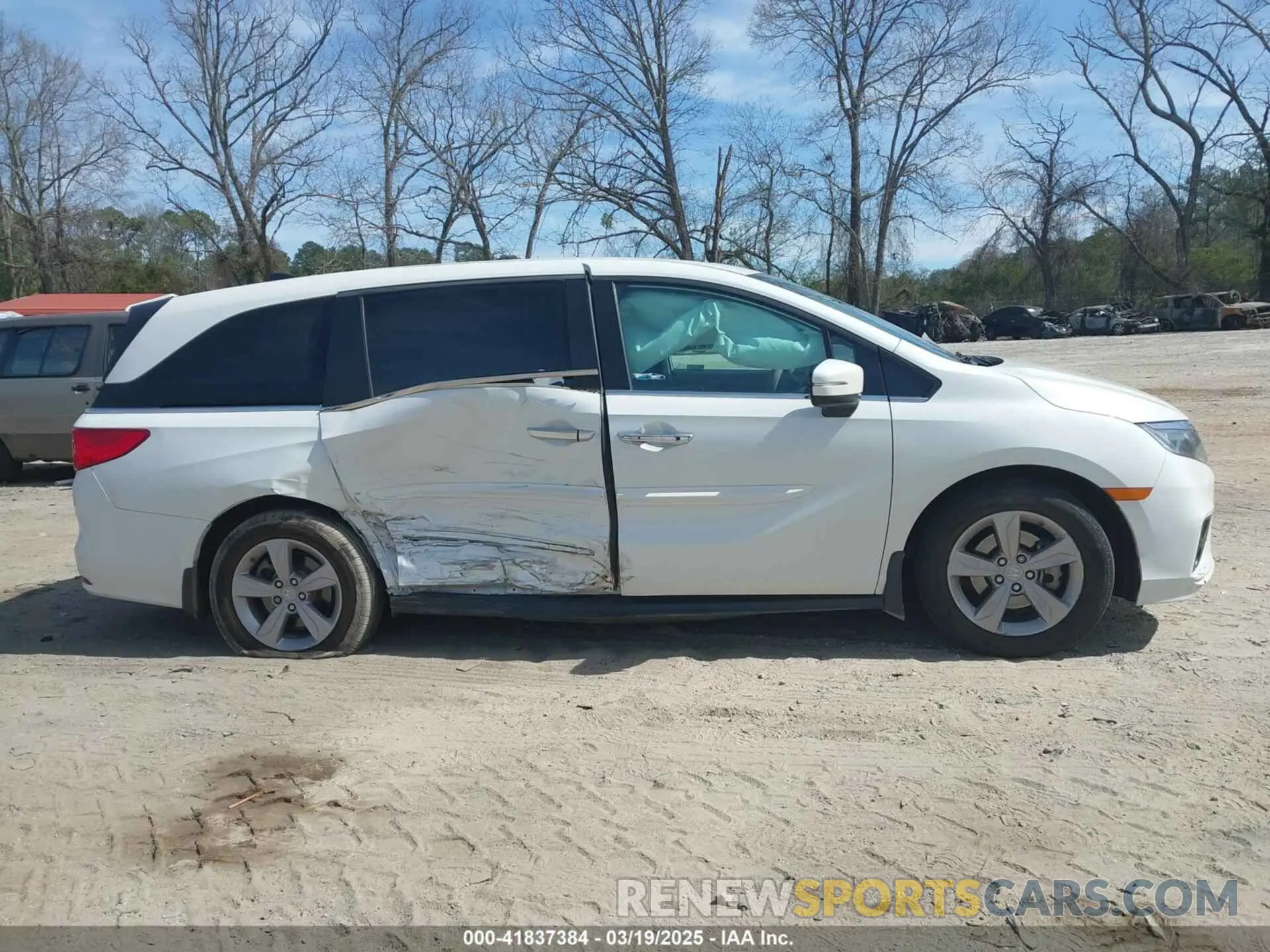 13 Photograph of a damaged car 5FNRL6H7XLB023567 HONDA ODYSSEY 2020