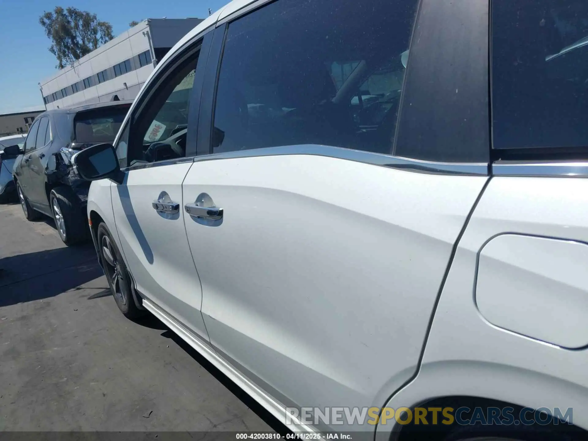 14 Photograph of a damaged car 5FNRL6H81LB028083 HONDA ODYSSEY 2020