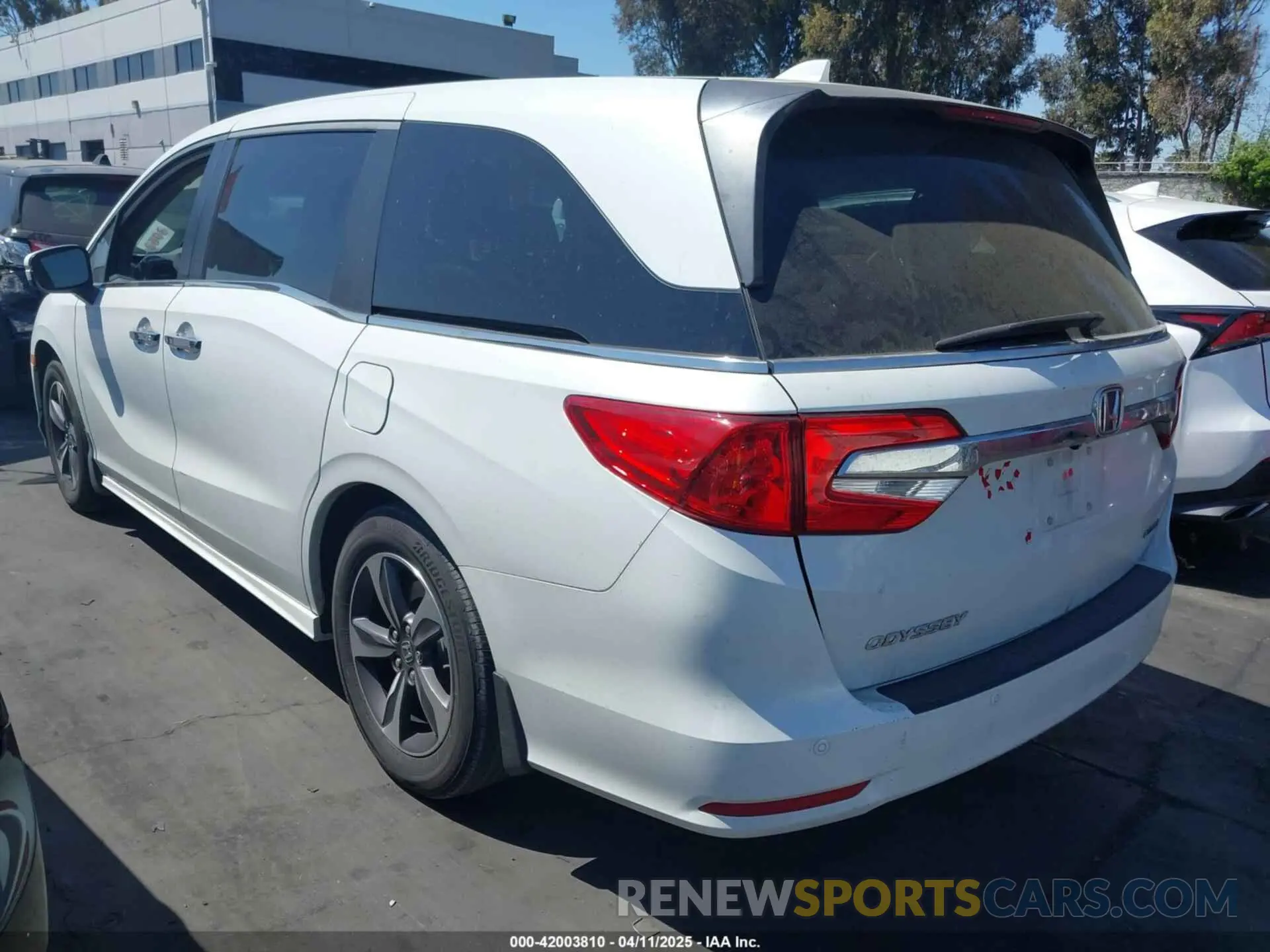 3 Photograph of a damaged car 5FNRL6H81LB028083 HONDA ODYSSEY 2020