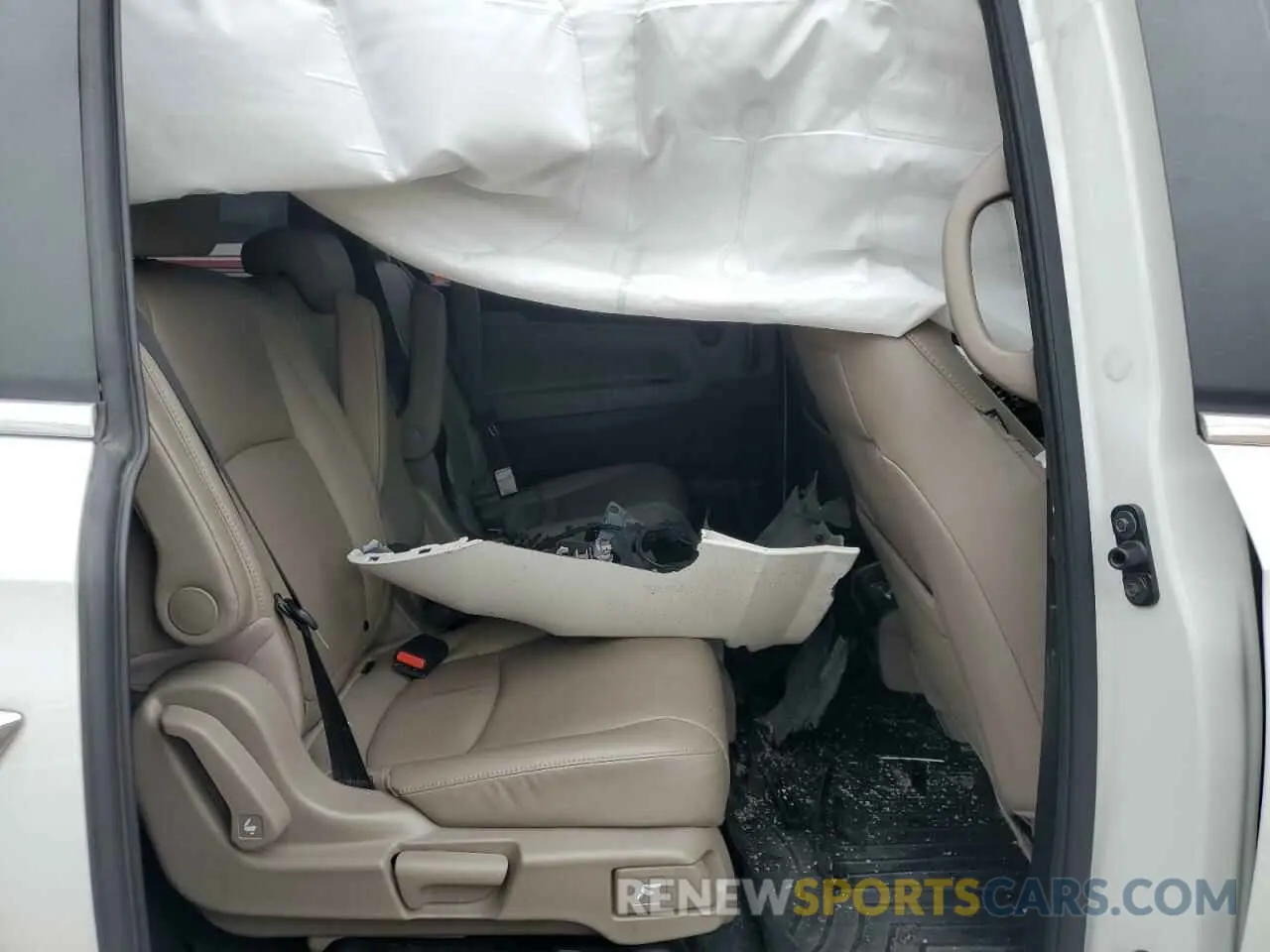 11 Photograph of a damaged car 5FNRL6H81LB041576 HONDA ODYSSEY 2020
