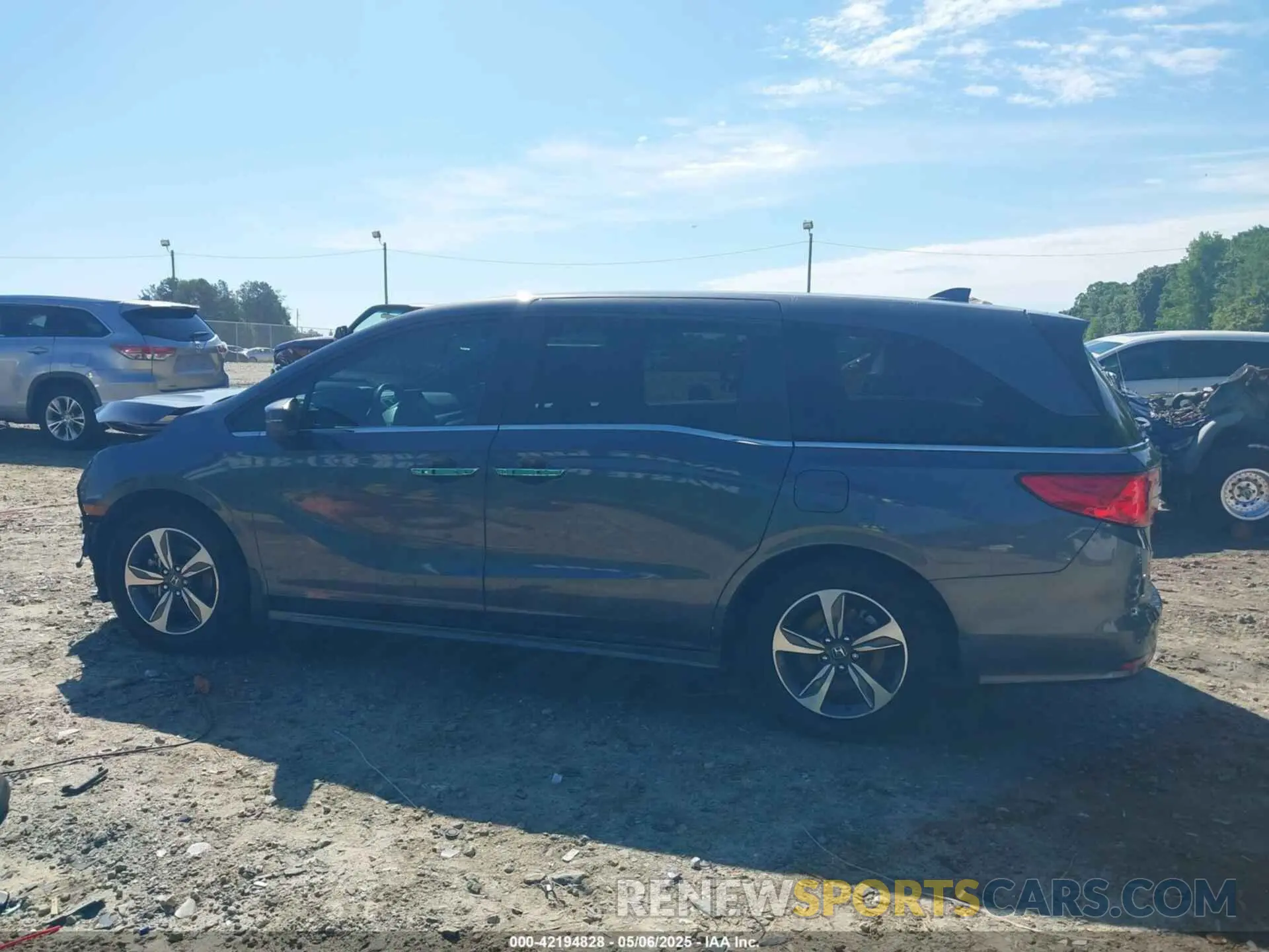 15 Photograph of a damaged car 5FNRL6H84LB001511 HONDA ODYSSEY 2020
