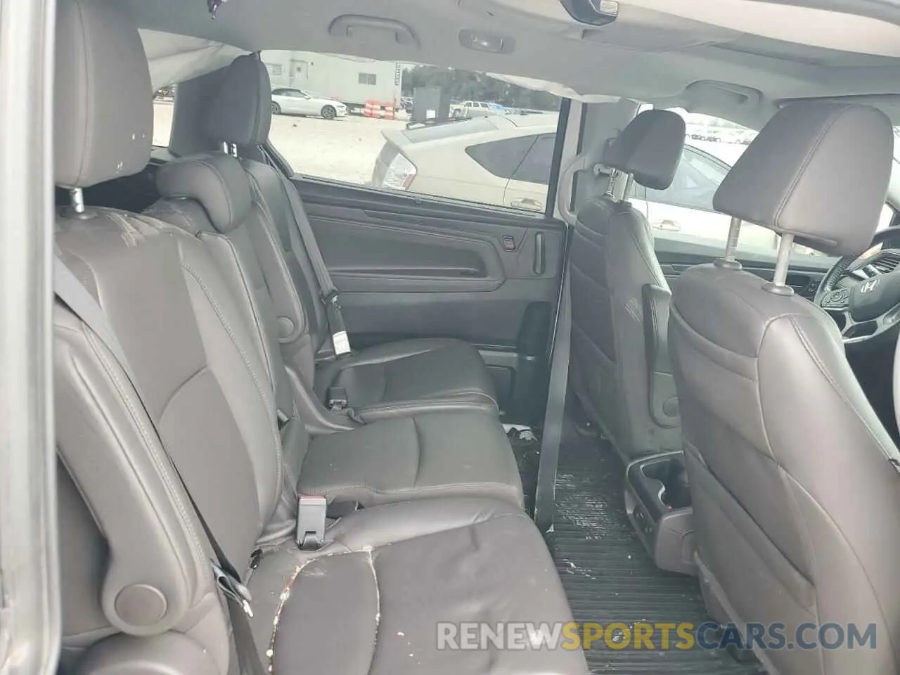 11 Photograph of a damaged car 5FNRL6H88LB014164 HONDA ODYSSEY 2020