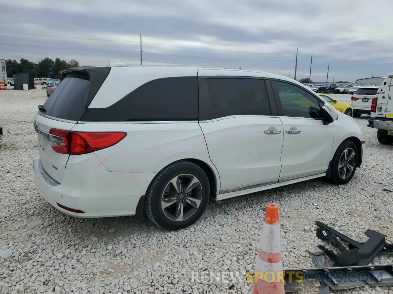 3 Photograph of a damaged car 5FNRL6H88LB014164 HONDA ODYSSEY 2020