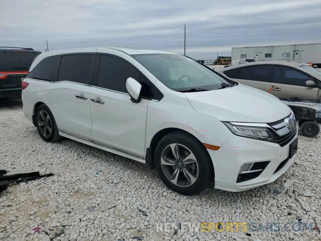 4 Photograph of a damaged car 5FNRL6H88LB014164 HONDA ODYSSEY 2020