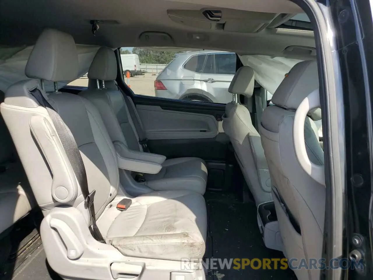 11 Photograph of a damaged car 5FNRL6H8XLB031189 HONDA ODYSSEY 2020