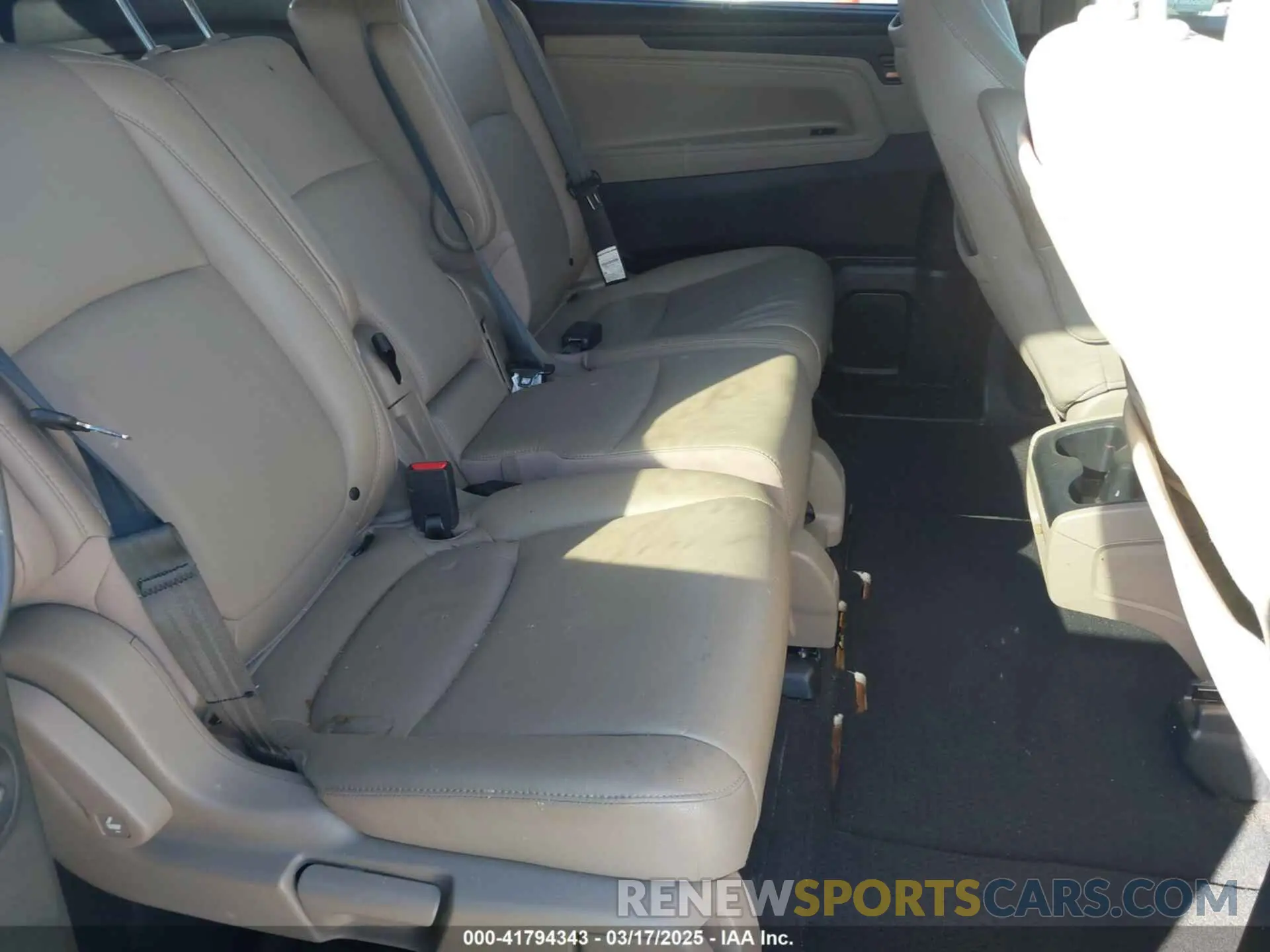 8 Photograph of a damaged car 5FNRL6H8XLB035047 HONDA ODYSSEY 2020