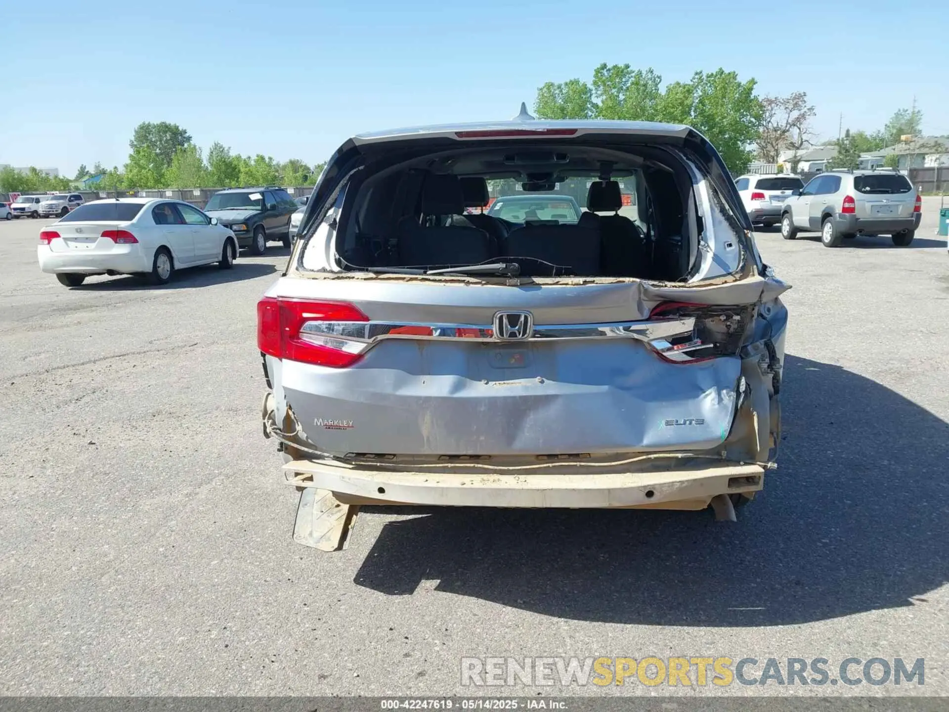 17 Photograph of a damaged car 5FNRL6H91LB001846 HONDA ODYSSEY 2020