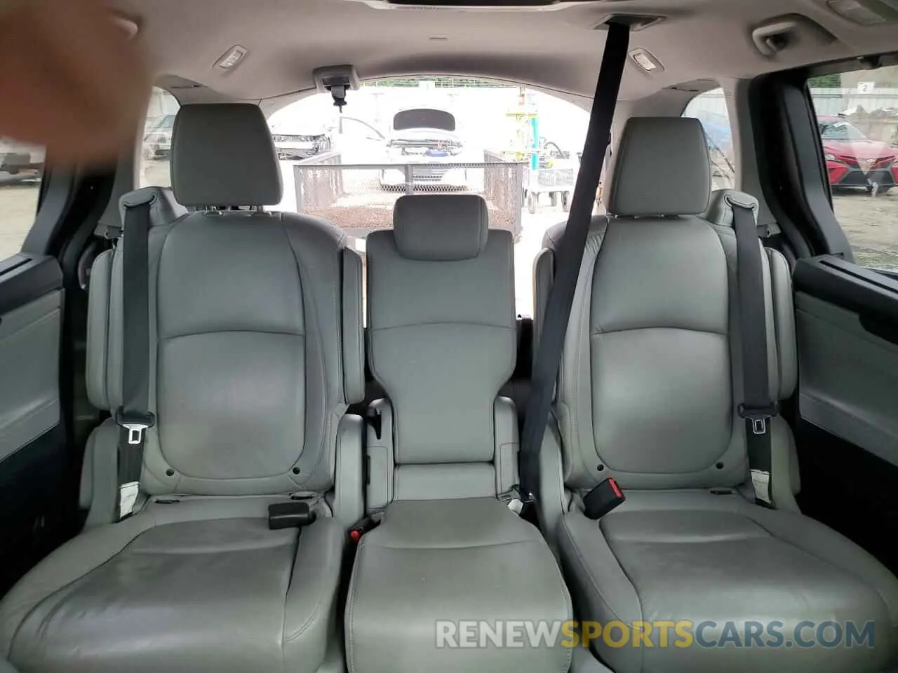 10 Photograph of a damaged car 5FNRL6H98LB037422 HONDA ODYSSEY 2020