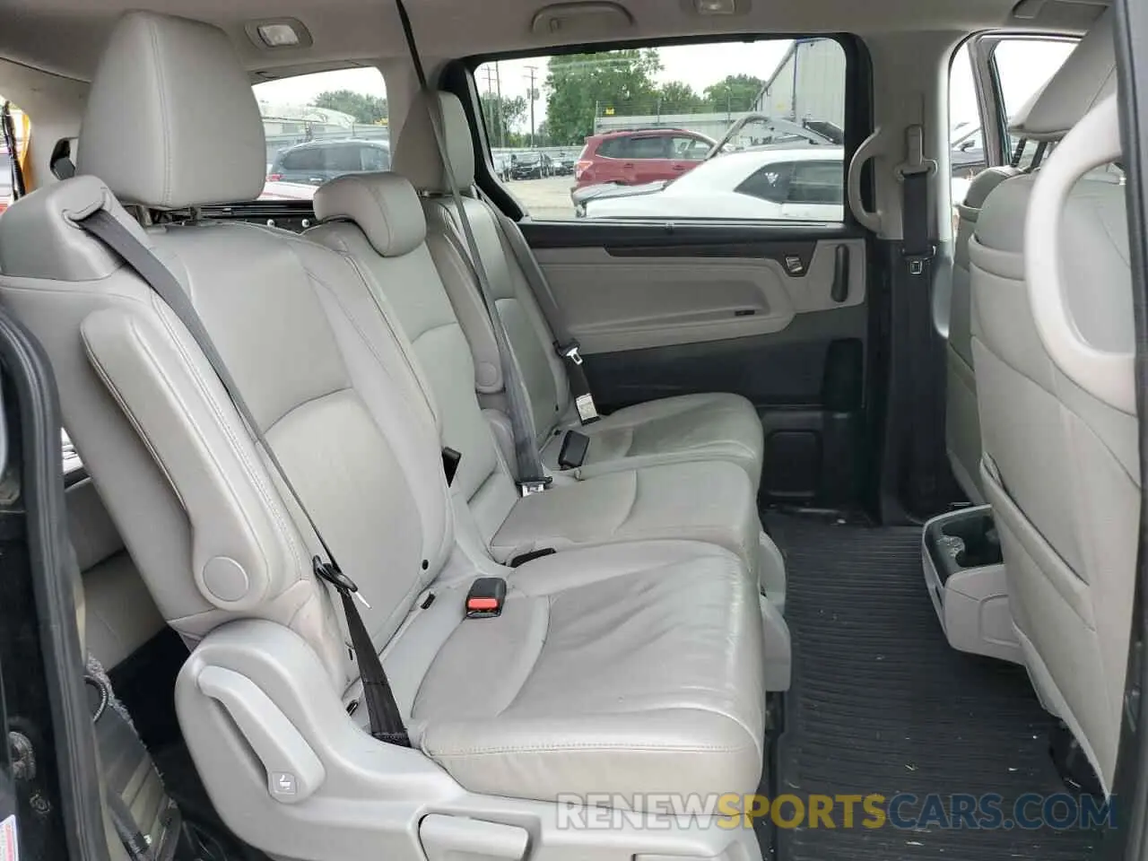11 Photograph of a damaged car 5FNRL6H98LB037422 HONDA ODYSSEY 2020