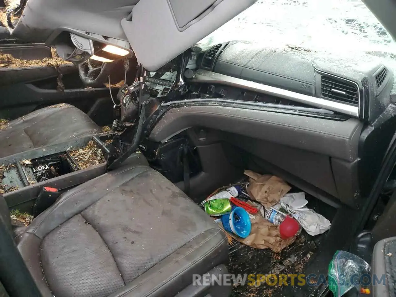 8 Photograph of a damaged car 5FNRL6H99LB069683 HONDA ODYSSEY 2020